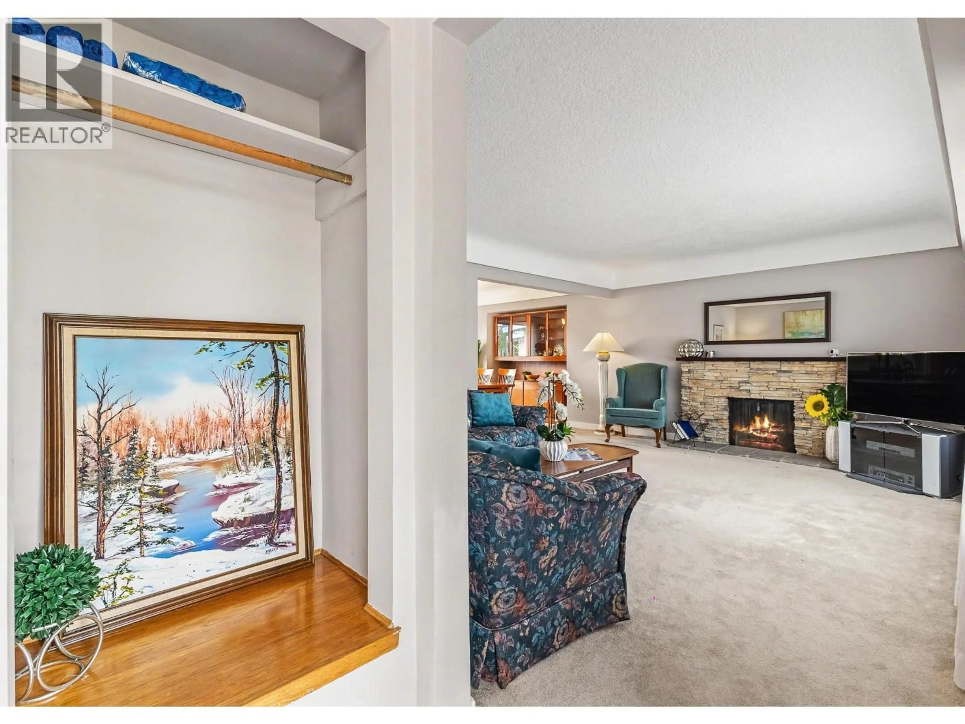 Living room with furniture, unknown for 4830 SOUTHLAWN DRIVE, Burnaby British Columbia V5C3S6