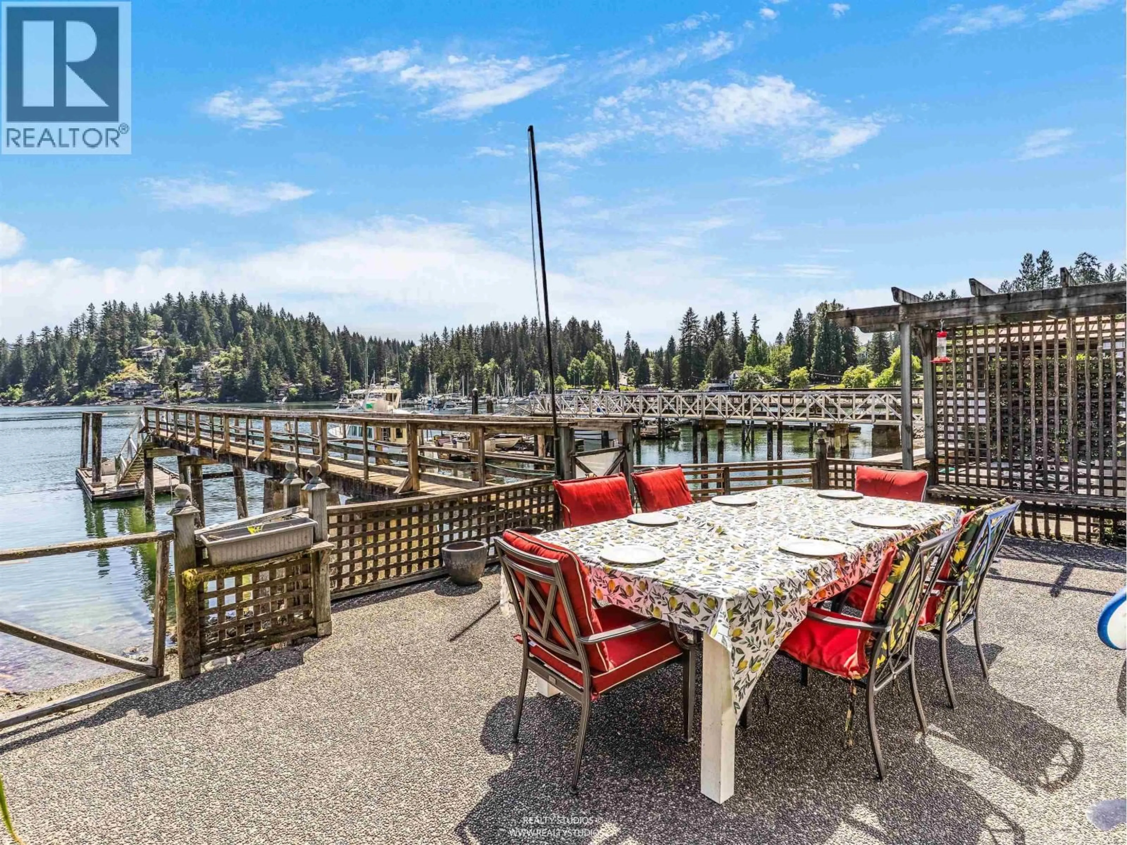 Patio, water/lake/river/ocean view for 2558 PANORAMA DRIVE, North Vancouver British Columbia V7G1V5