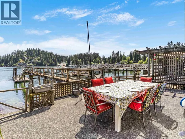 2558 PANORAMA DRIVE, North Vancouver 4
