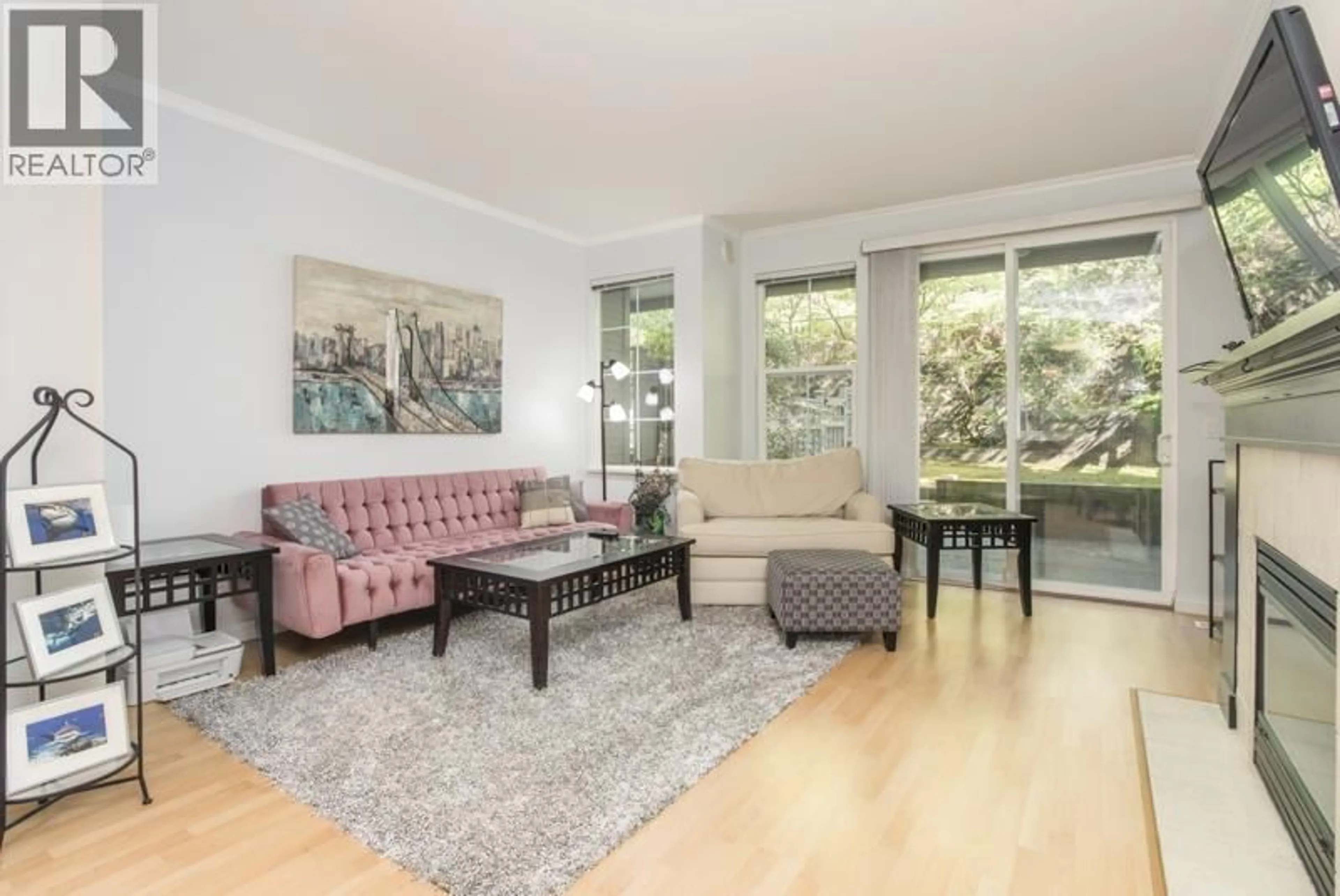 Living room with furniture, unknown for 19 - 8415 CUMBERLAND PLACE, Burnaby British Columbia V3N5C3