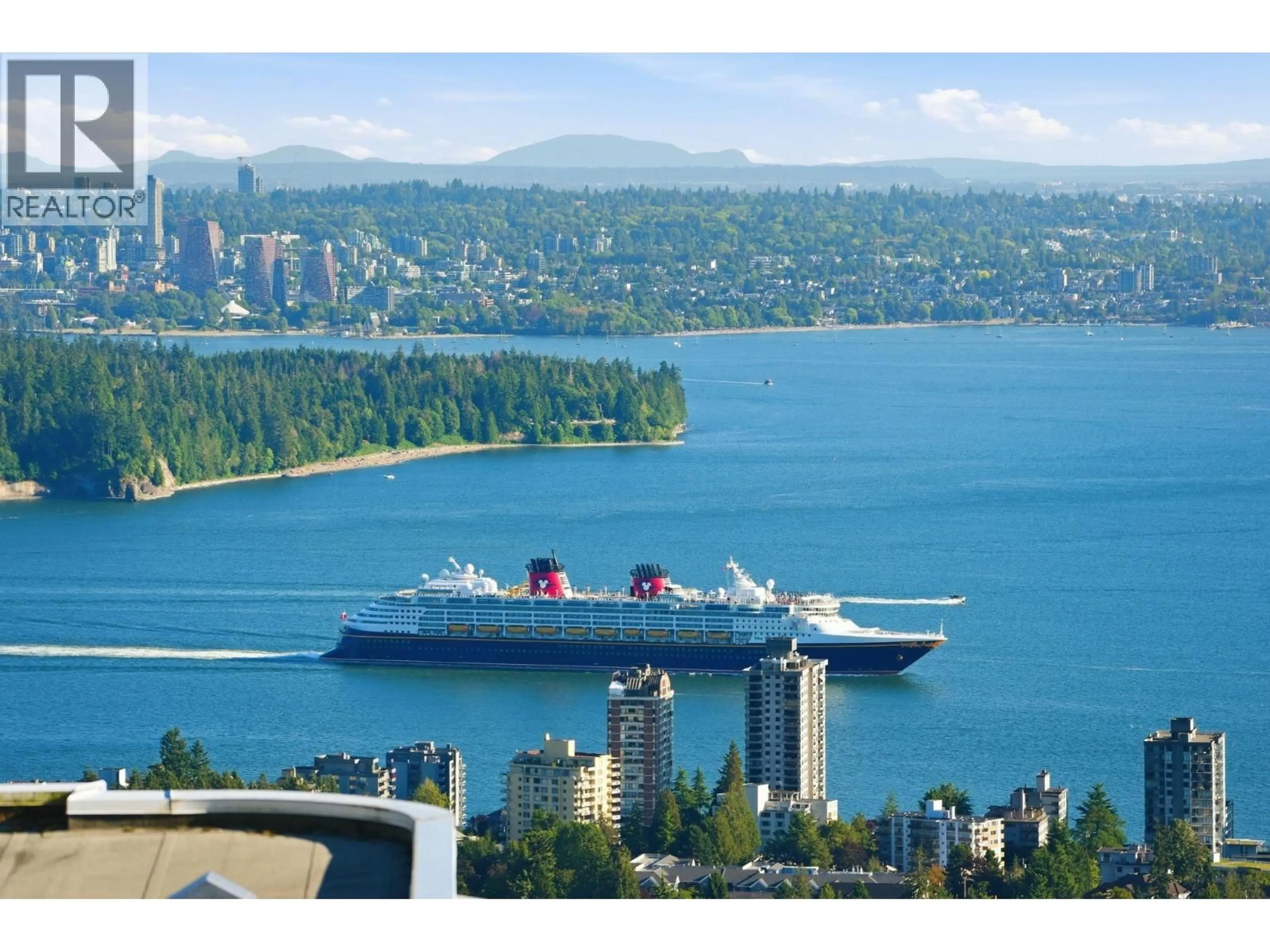 Blurry image for 2343 FOLKESTONE WAY, West Vancouver British Columbia V7S3C9