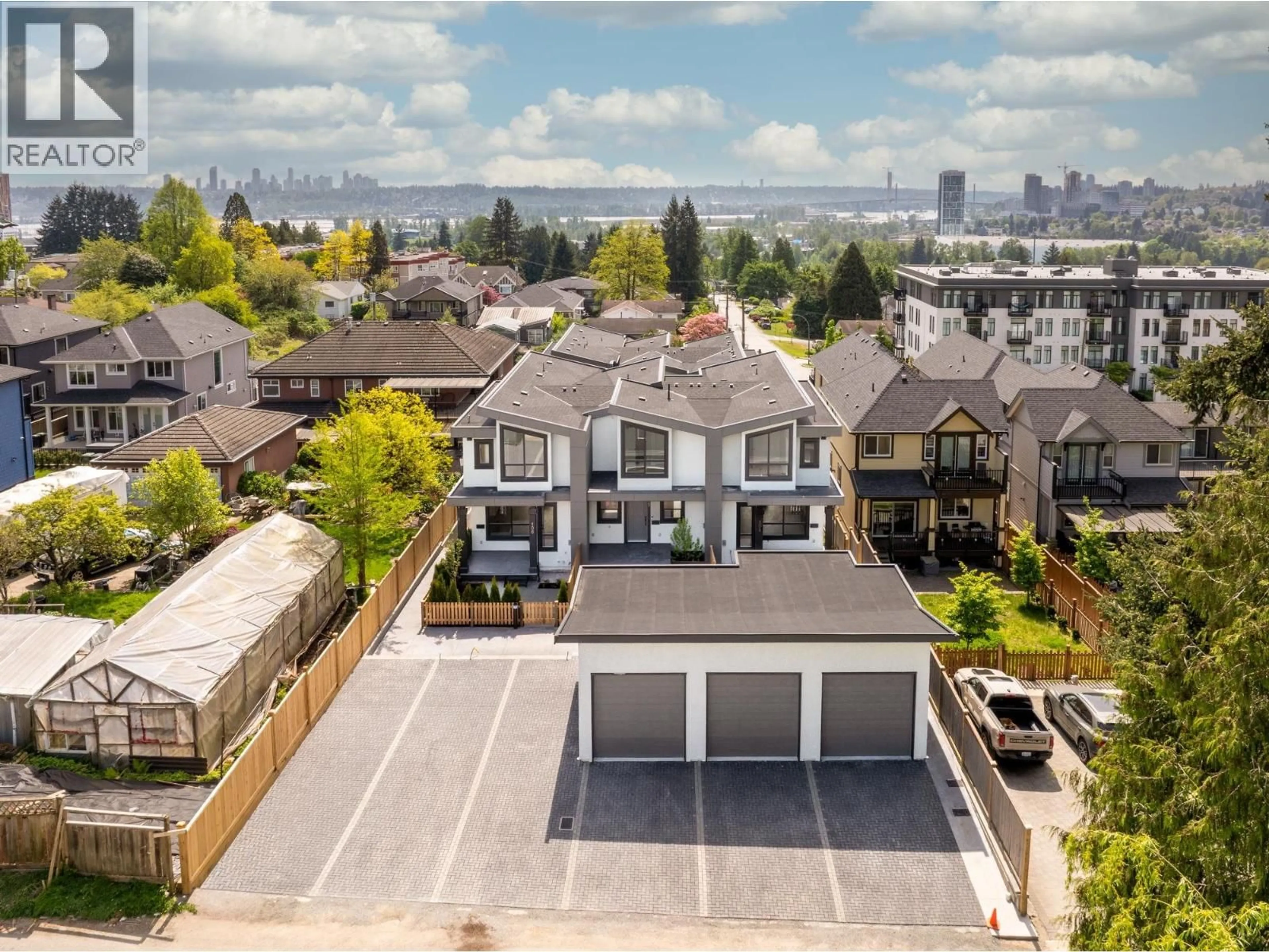 A pic from outside/outdoor area/front of a property/back of a property/a pic from drone, unknown for 103 - 753 EDGAR AVENUE, Coquitlam British Columbia V3K2J3
