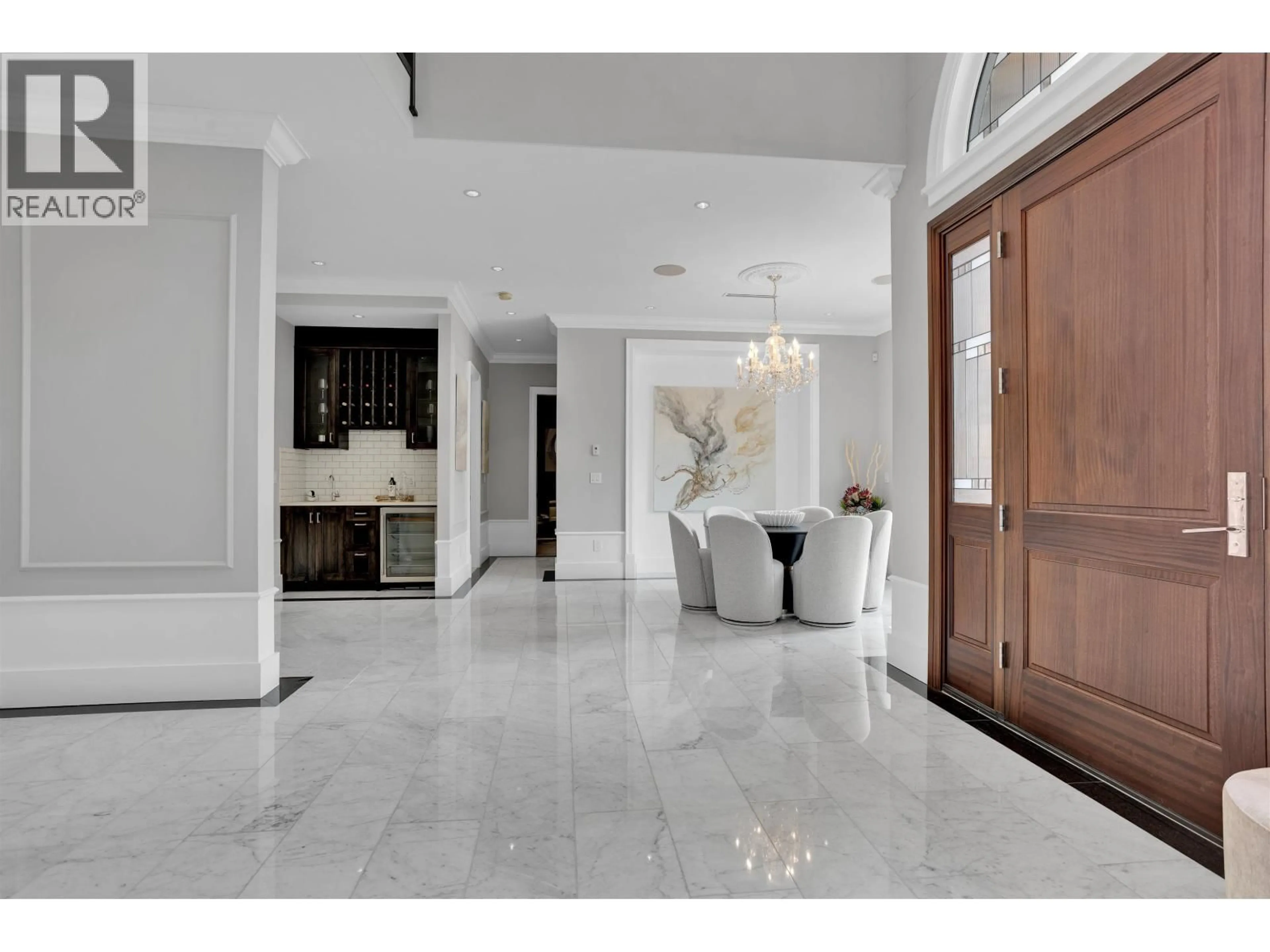 Indoor foyer for 7691 SUNNYMEDE CRESCENT, Richmond British Columbia V6Y1H3