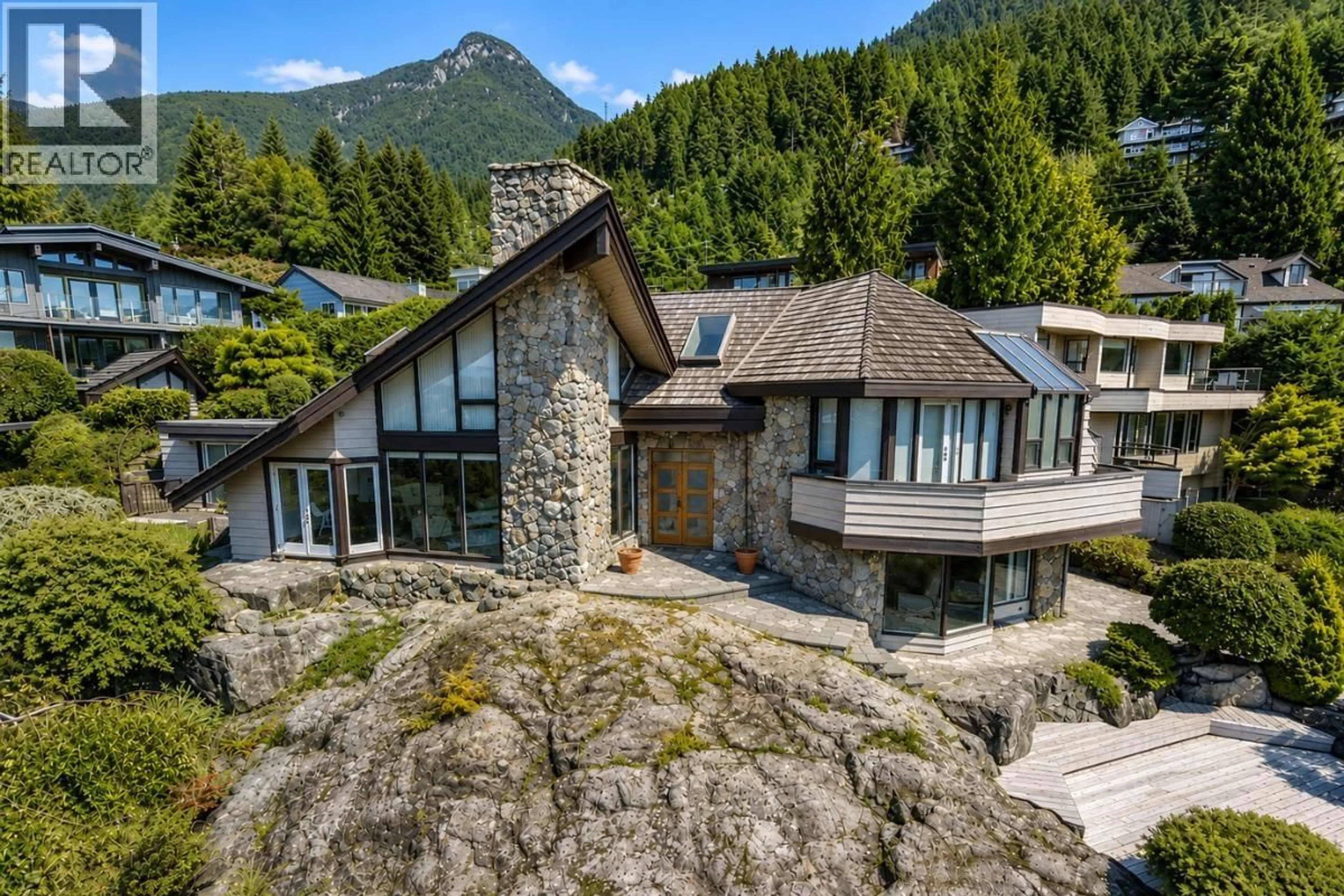 A pic from outside/outdoor area/front of a property/back of a property/a pic from drone, mountain view for 90 TIDEWATER WAY, Lions Bay British Columbia V0N2E0