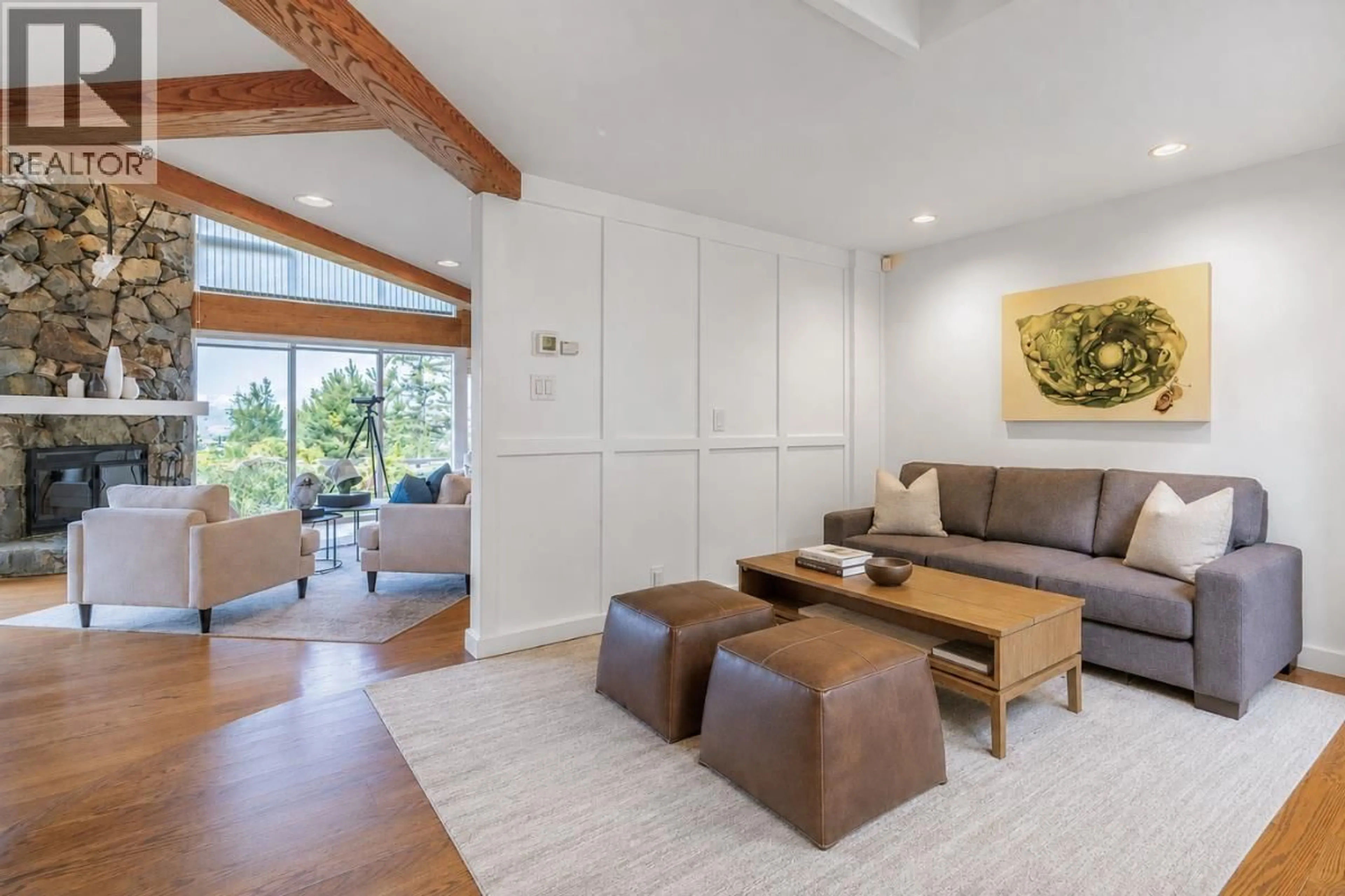 Living room with furniture, unknown for 90 TIDEWATER WAY, Lions Bay British Columbia V0N2E0