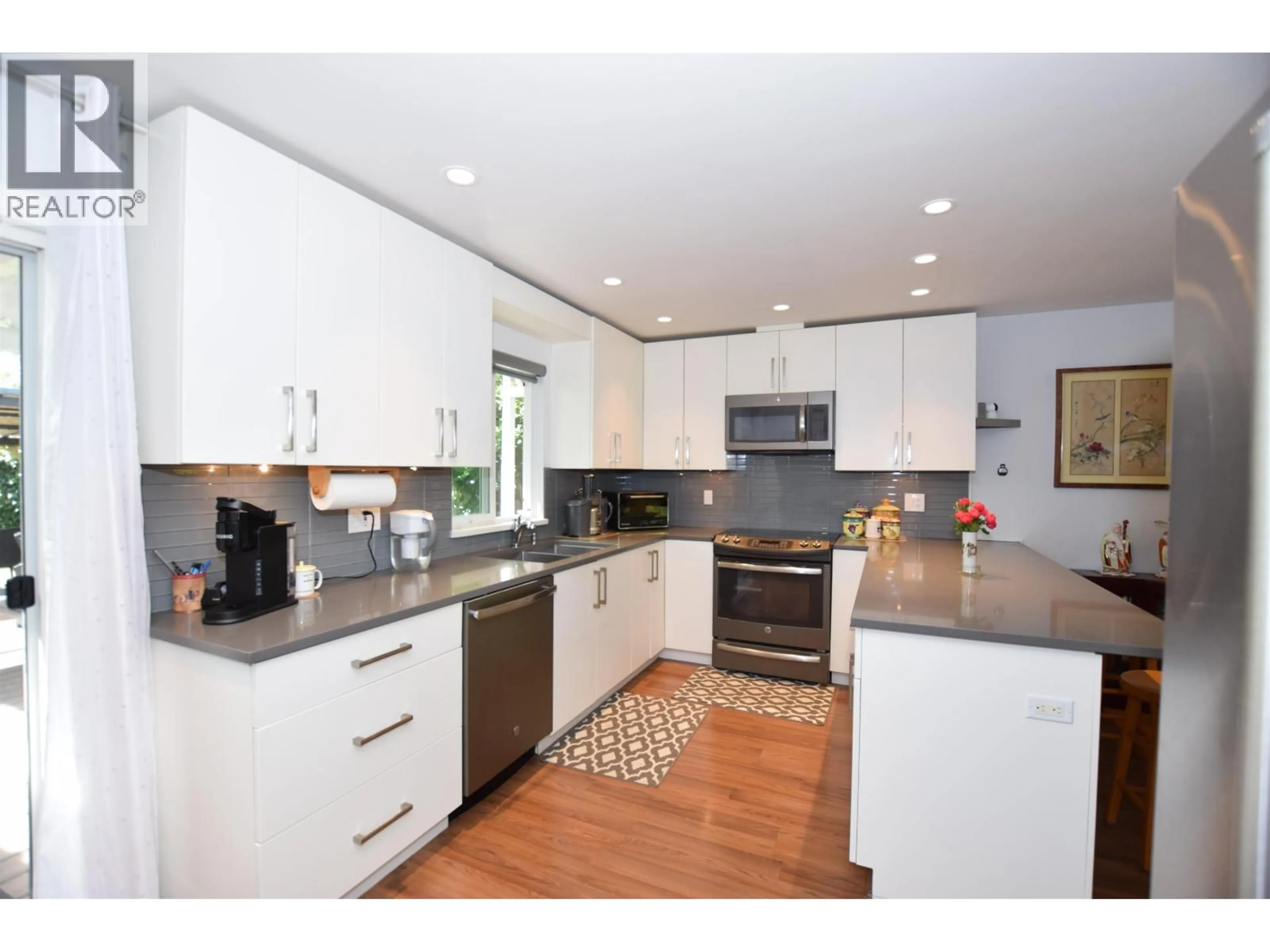 Open concept kitchen, unknown for 2904 TATLA PLACE, Coquitlam British Columbia V3C4W8