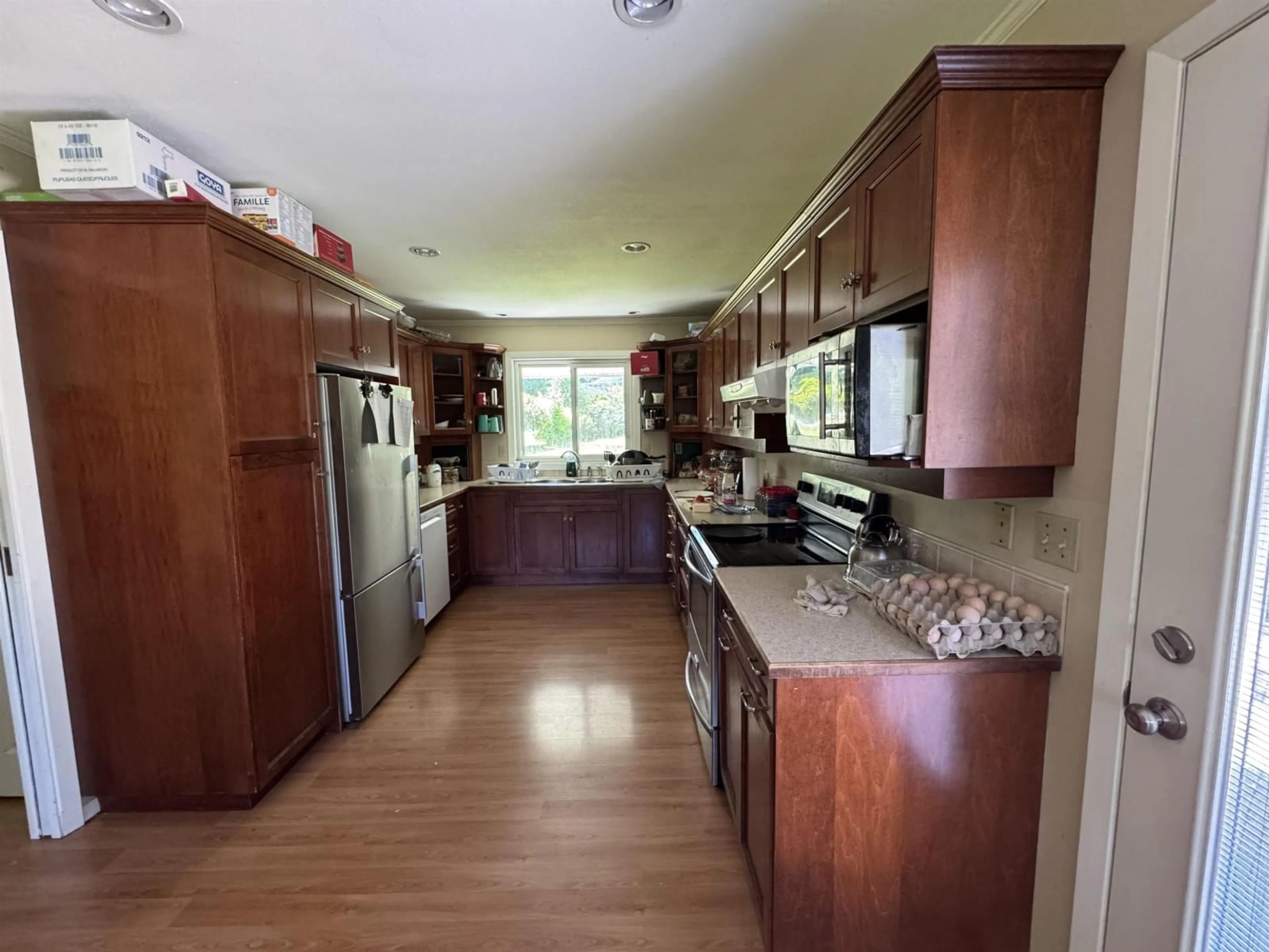 Open concept kitchen, unknown for 29669 CAMELOT AVENUE, Abbotsford British Columbia V4X2E5