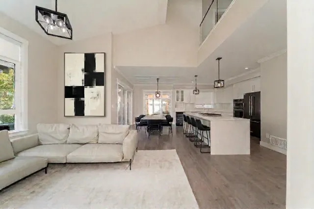 82 - 17033 FRASER HIGHWAY, Surrey 3