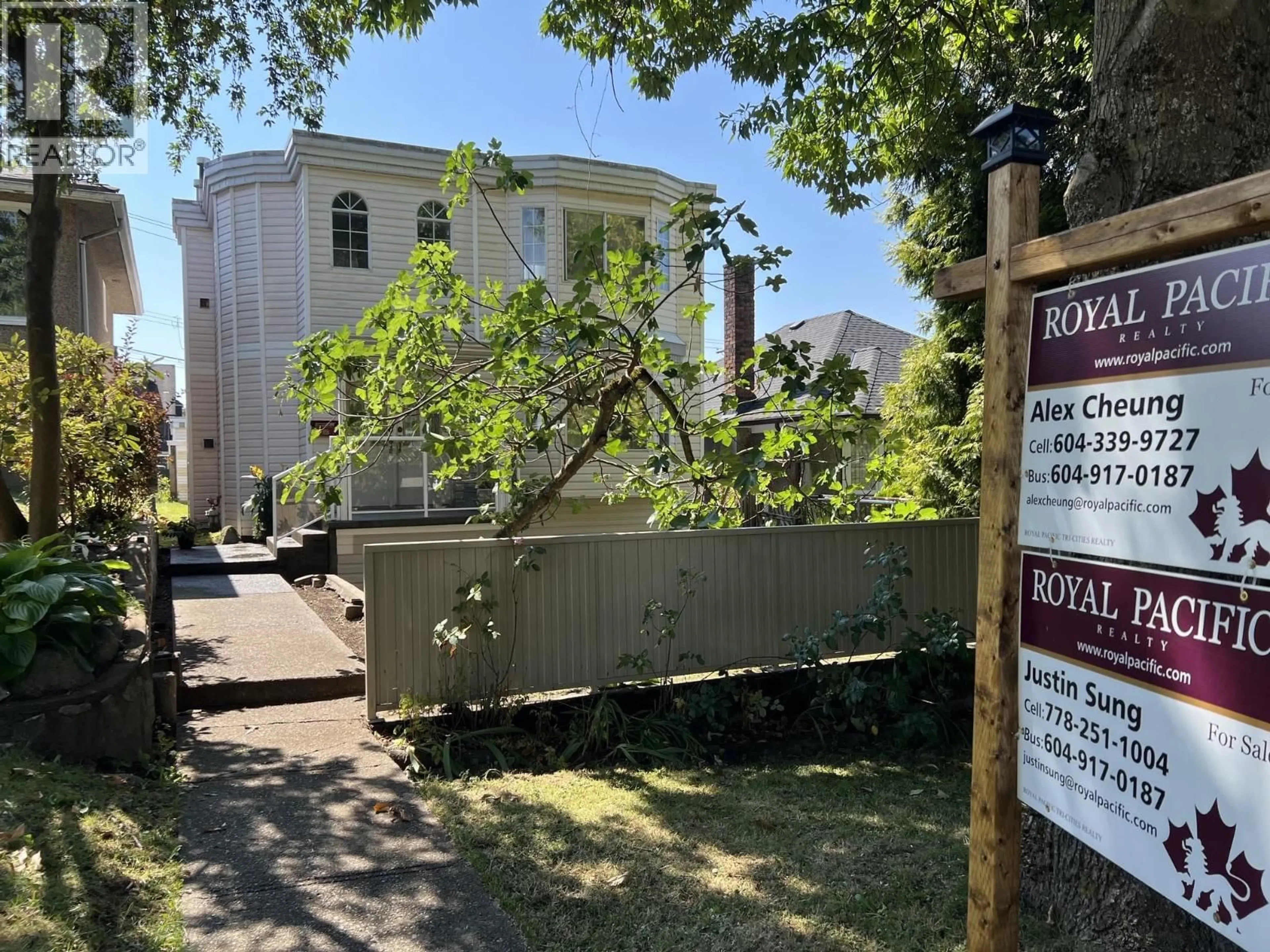 Unknown for 3630 CAMBRIDGE STREET, Vancouver British Columbia V5K1M6