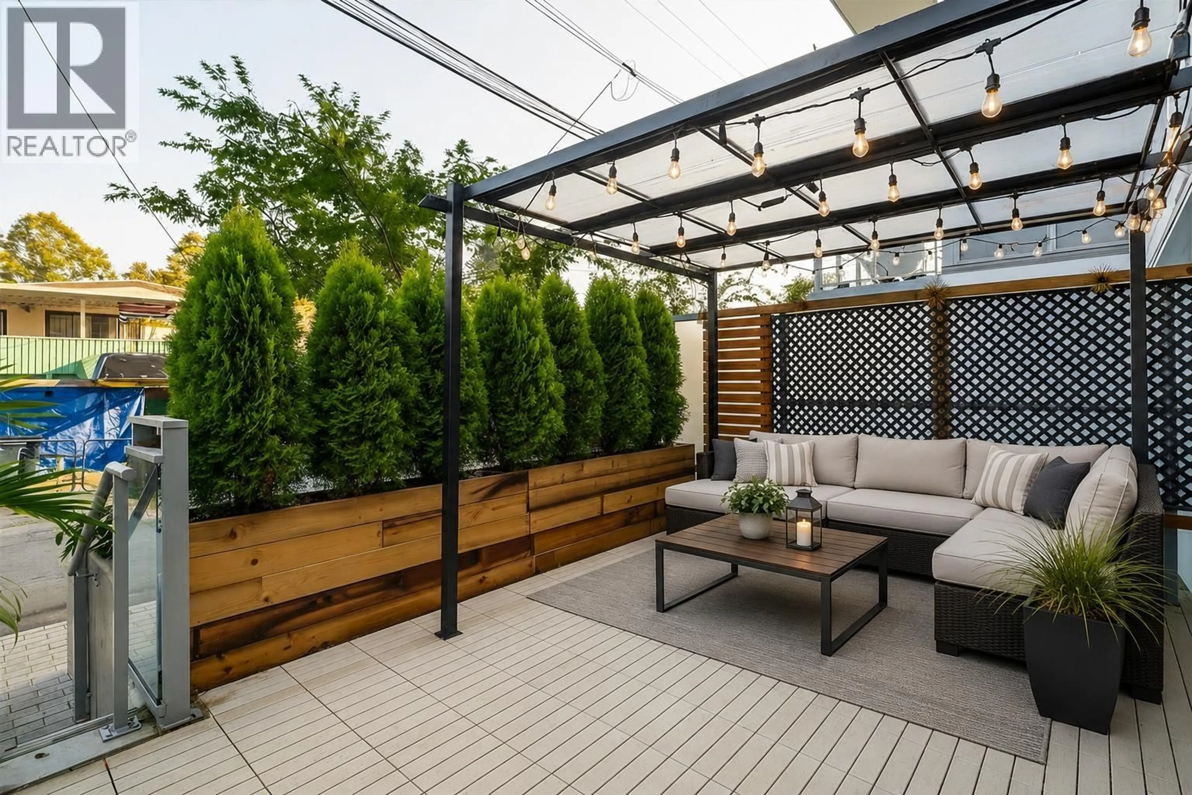 Patio, street for 204 - 2435 KINGSWAY, Vancouver British Columbia V5R5G8