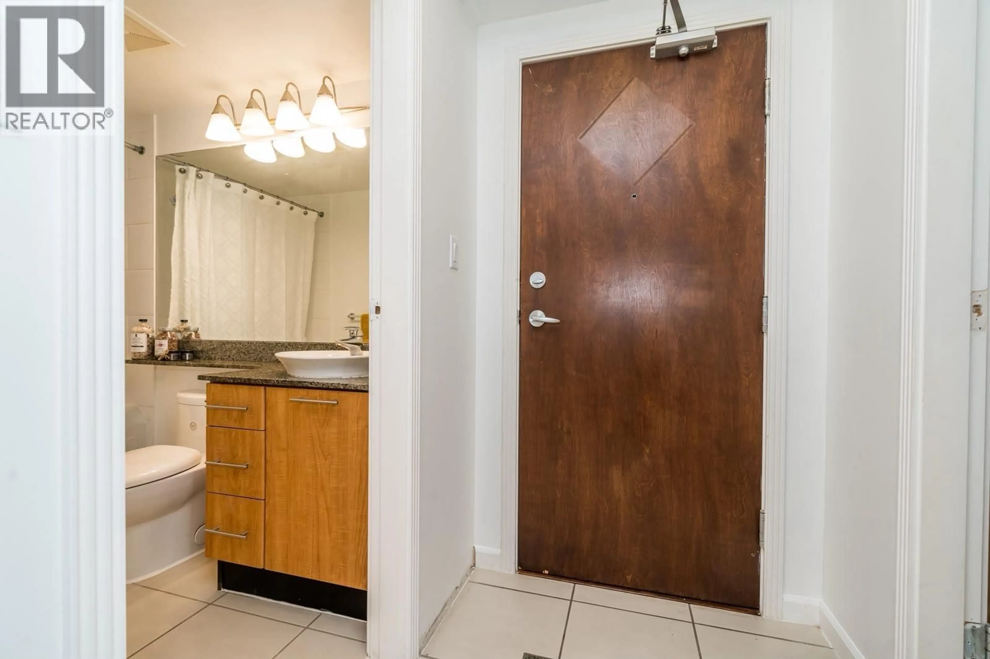 Indoor entryway for 511 - 7831 WESTMINSTER HIGHWAY, Richmond British Columbia V6X4J4