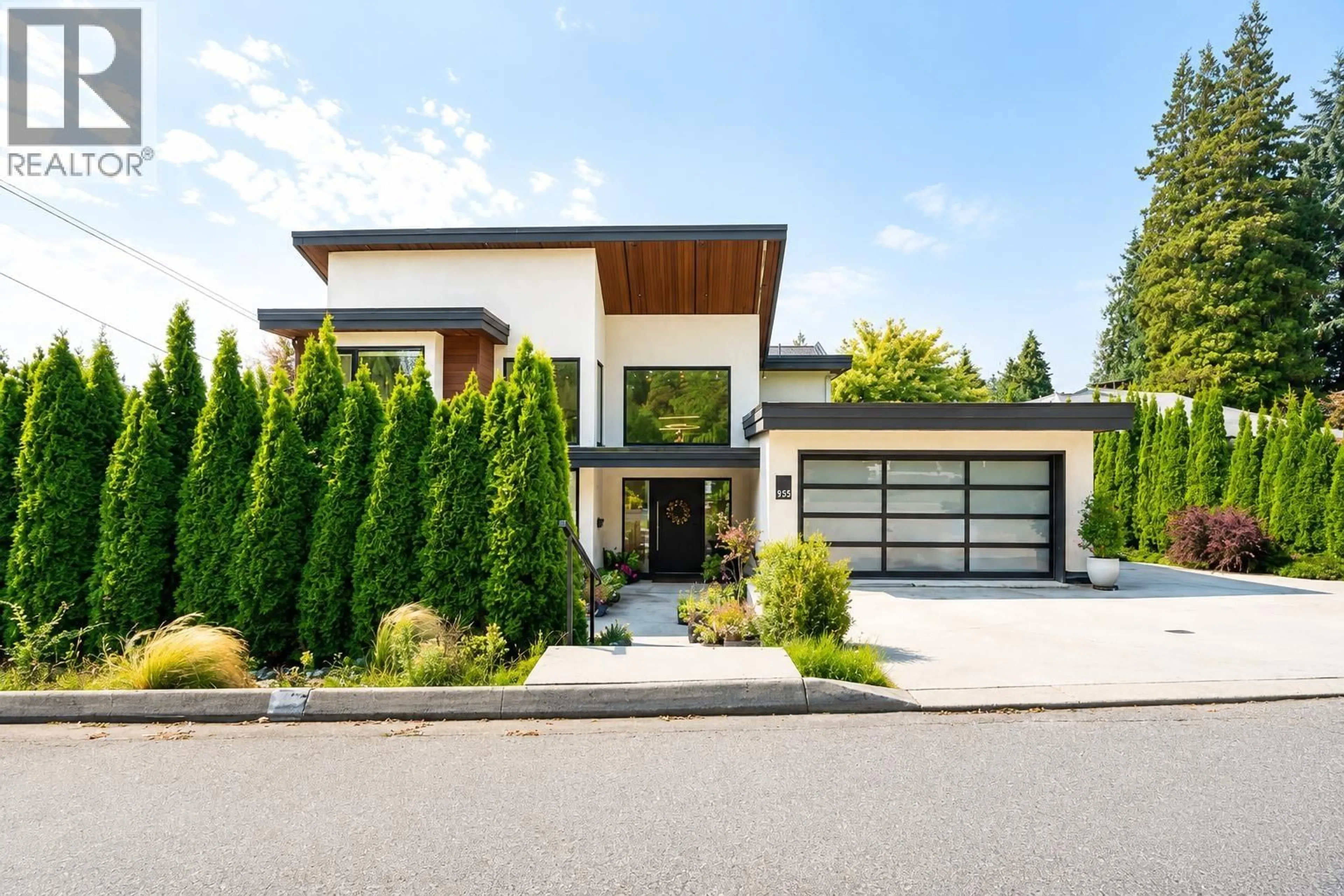 Home with brick exterior material, street for 955 FOREST HILLS DRIVE, North Vancouver British Columbia V7R1N4