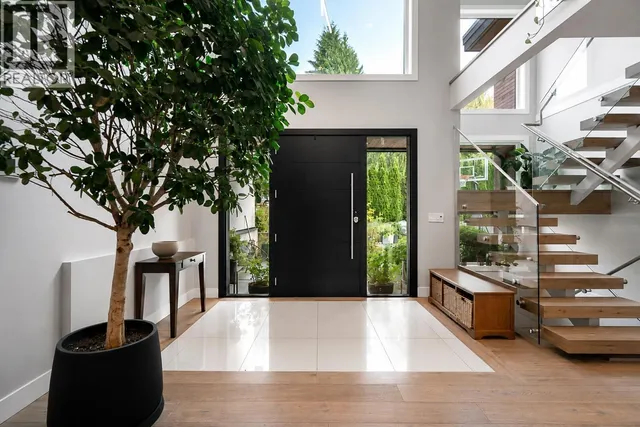 955 FOREST HILLS DRIVE, North Vancouver 4
