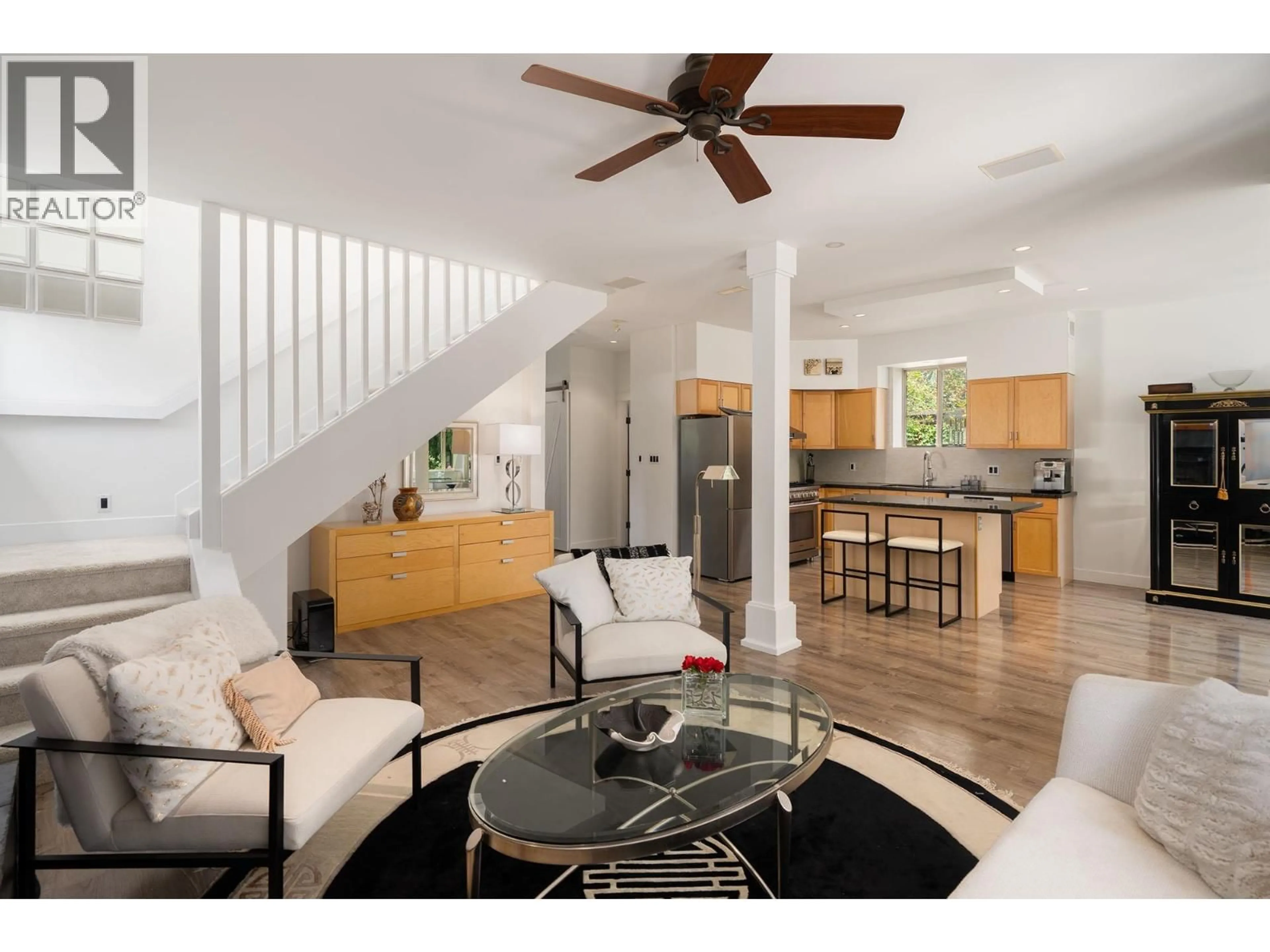 Open concept kitchen, unknown for 1139 LENORA ROAD, Bowen Island British Columbia V0N1G1