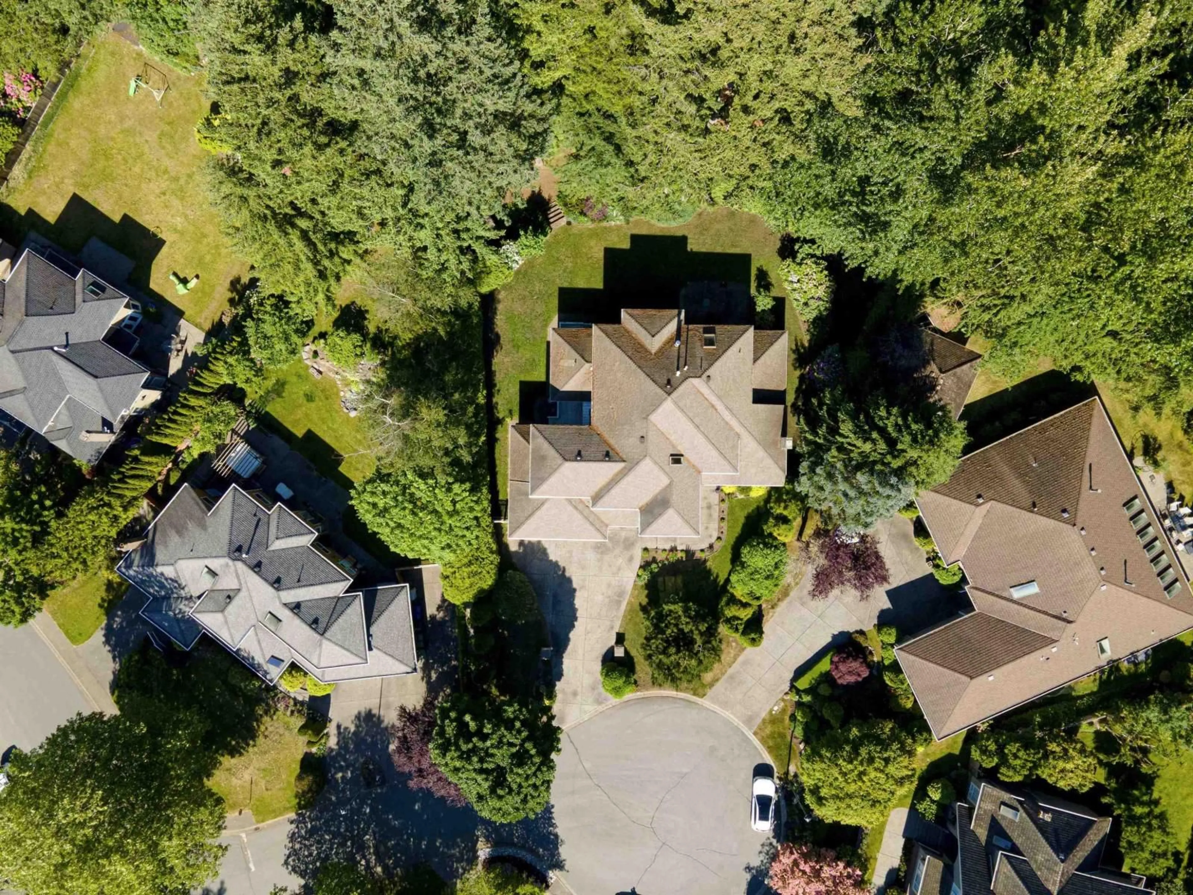 A pic from outside/outdoor area/front of a property/back of a property/a pic from drone, street for 2878 145B STREET, Surrey British Columbia V4P1P5