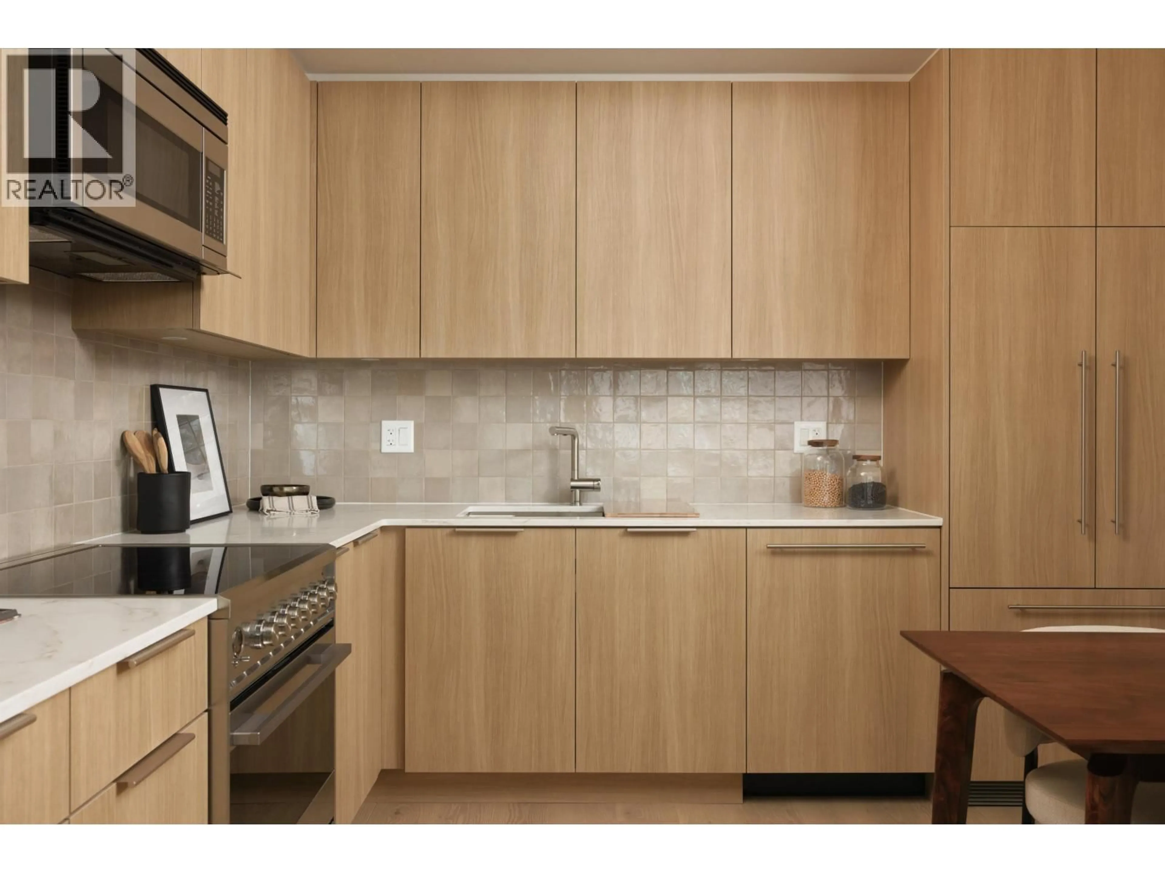 Standard kitchen, unknown for 593 49TH AVENUE, Vancouver British Columbia V5W2H1