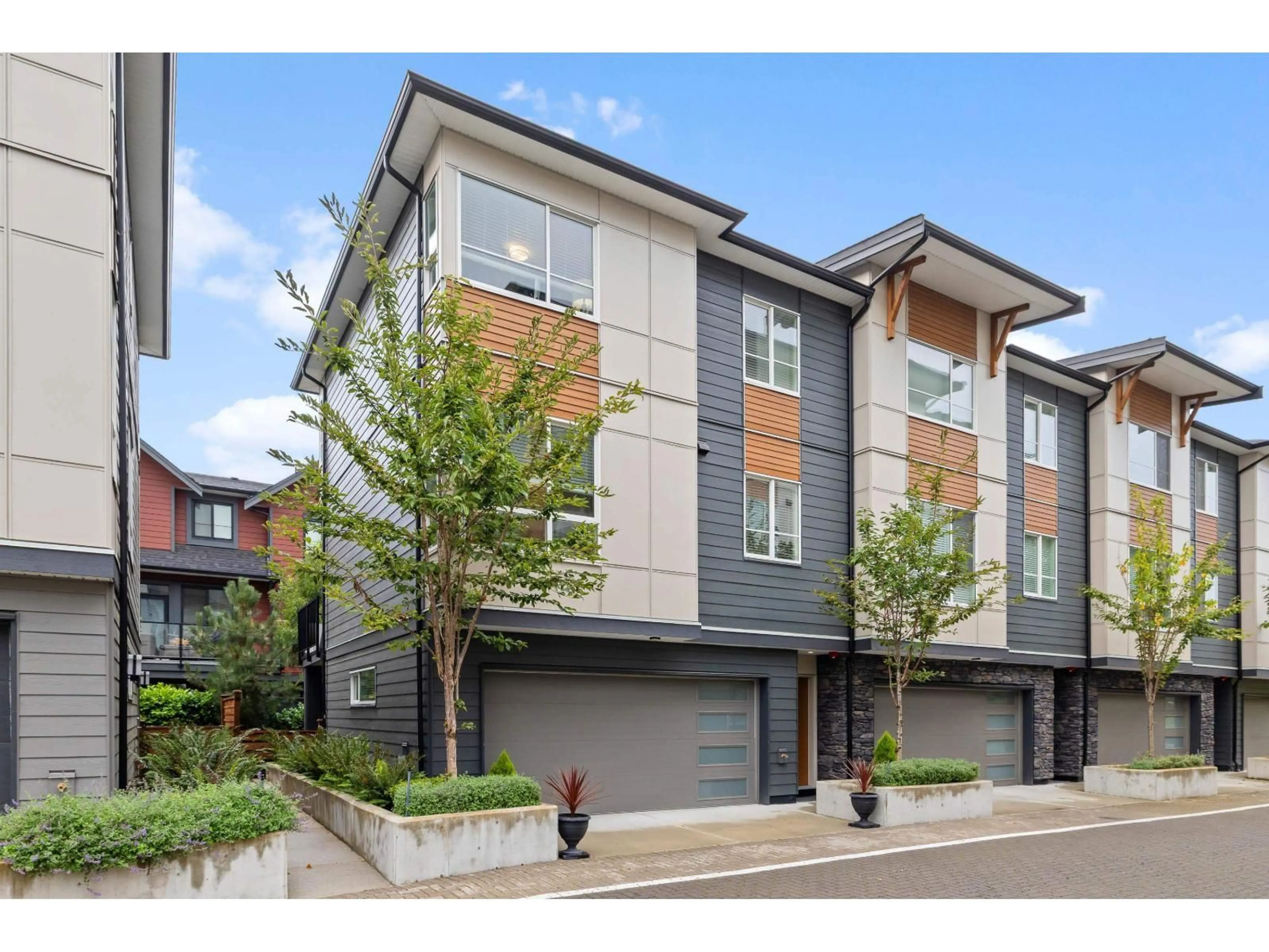 Home with brick exterior material, street for 6 - 19935 75A AVENUE, Langley British Columbia V2Y4L5