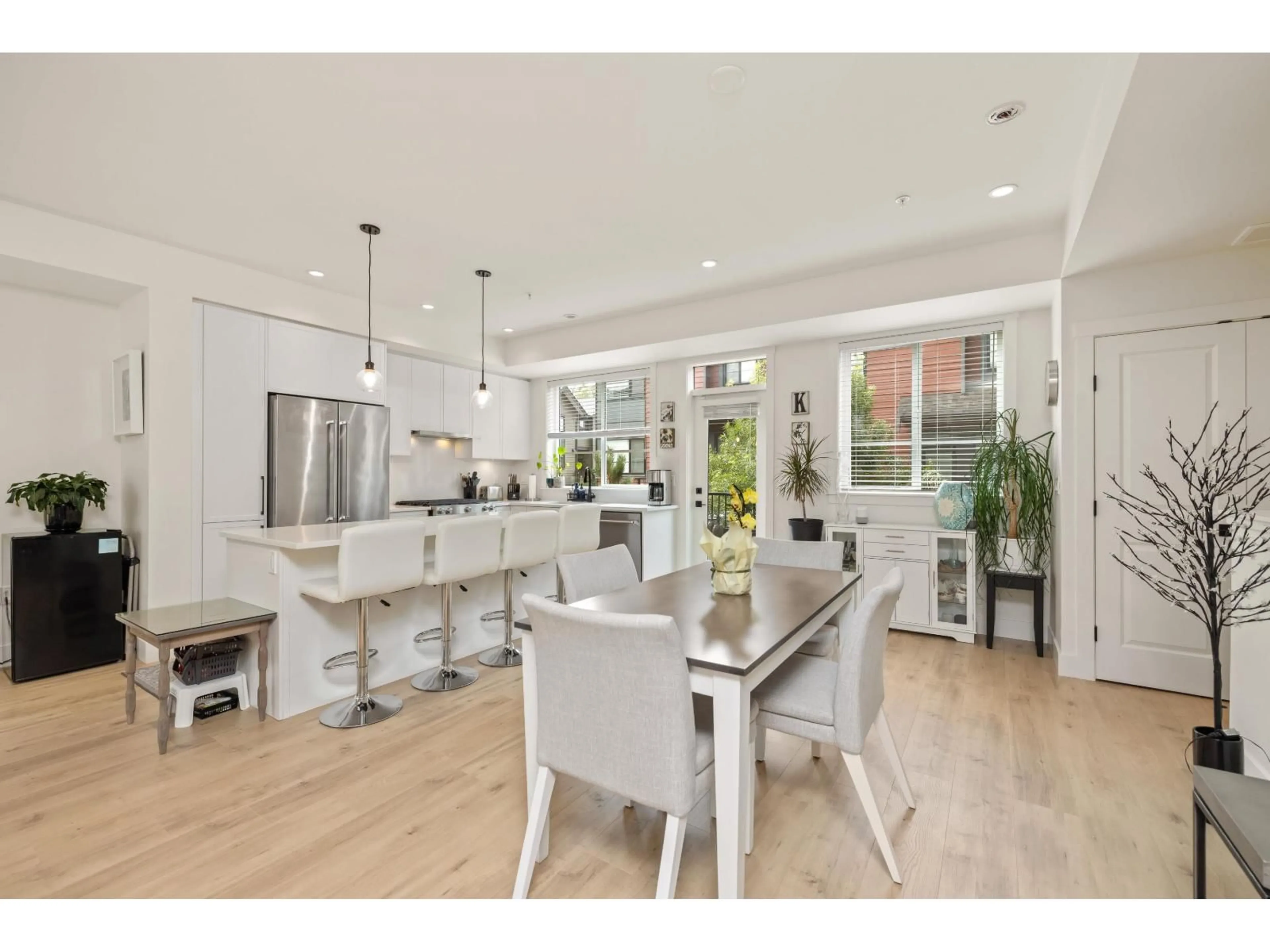 Open concept kitchen, unknown for 6 - 19935 75A AVENUE, Langley British Columbia V2Y4L5