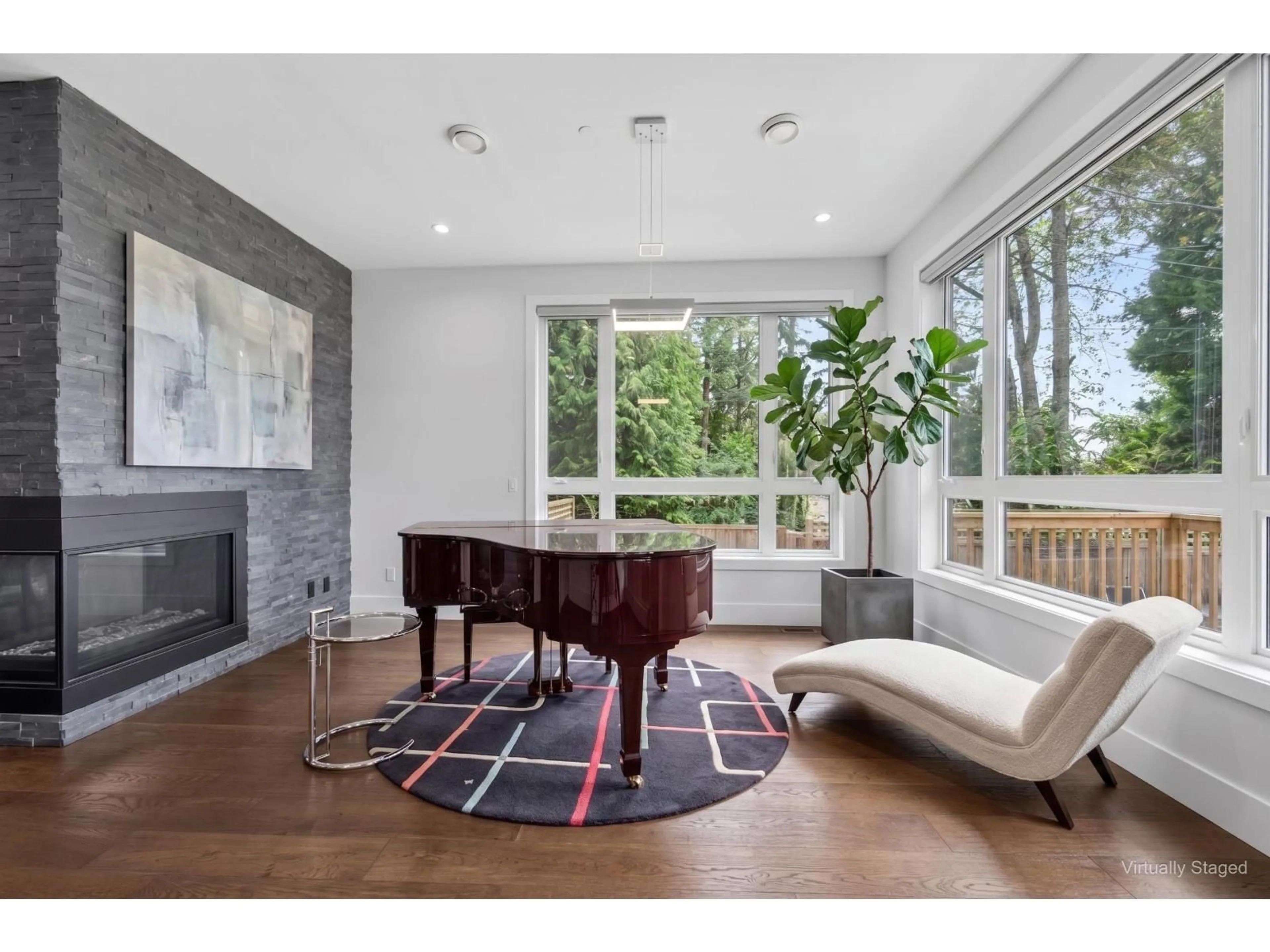 Living room with furniture, unknown for 15881 BUENA VISTA AVENUE, White Rock British Columbia V4B2A2
