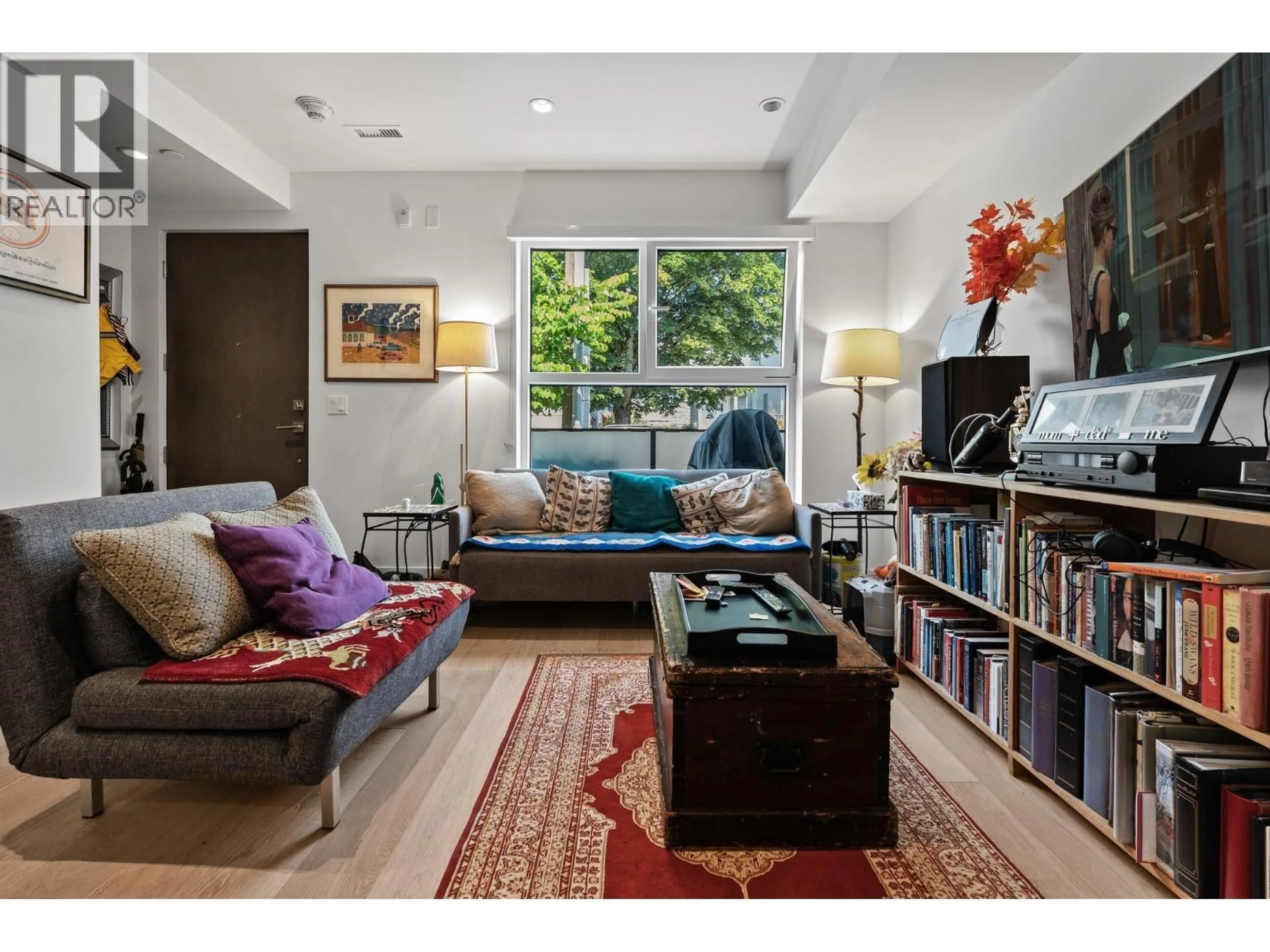 Living room with furniture, unknown for 156 WOODSTOCK AVENUE, Vancouver British Columbia V5Y0N1
