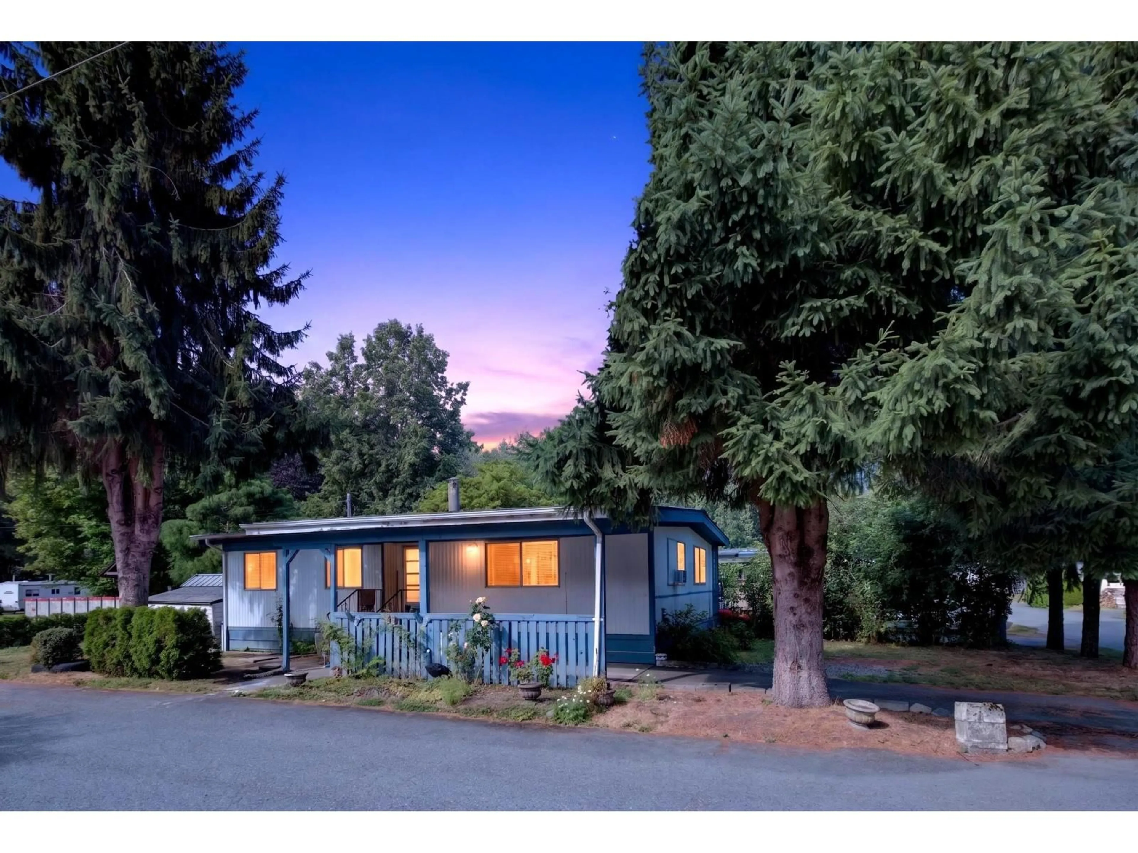 Home with vinyl exterior material, street for 109 - 3942 COLUMBIA VALLEY ROAD, Cultus Lake British Columbia V2R5B4