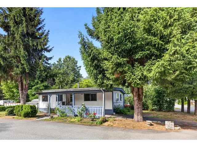 109 - 3942 COLUMBIA VALLEY ROAD, Cultus Lake 2