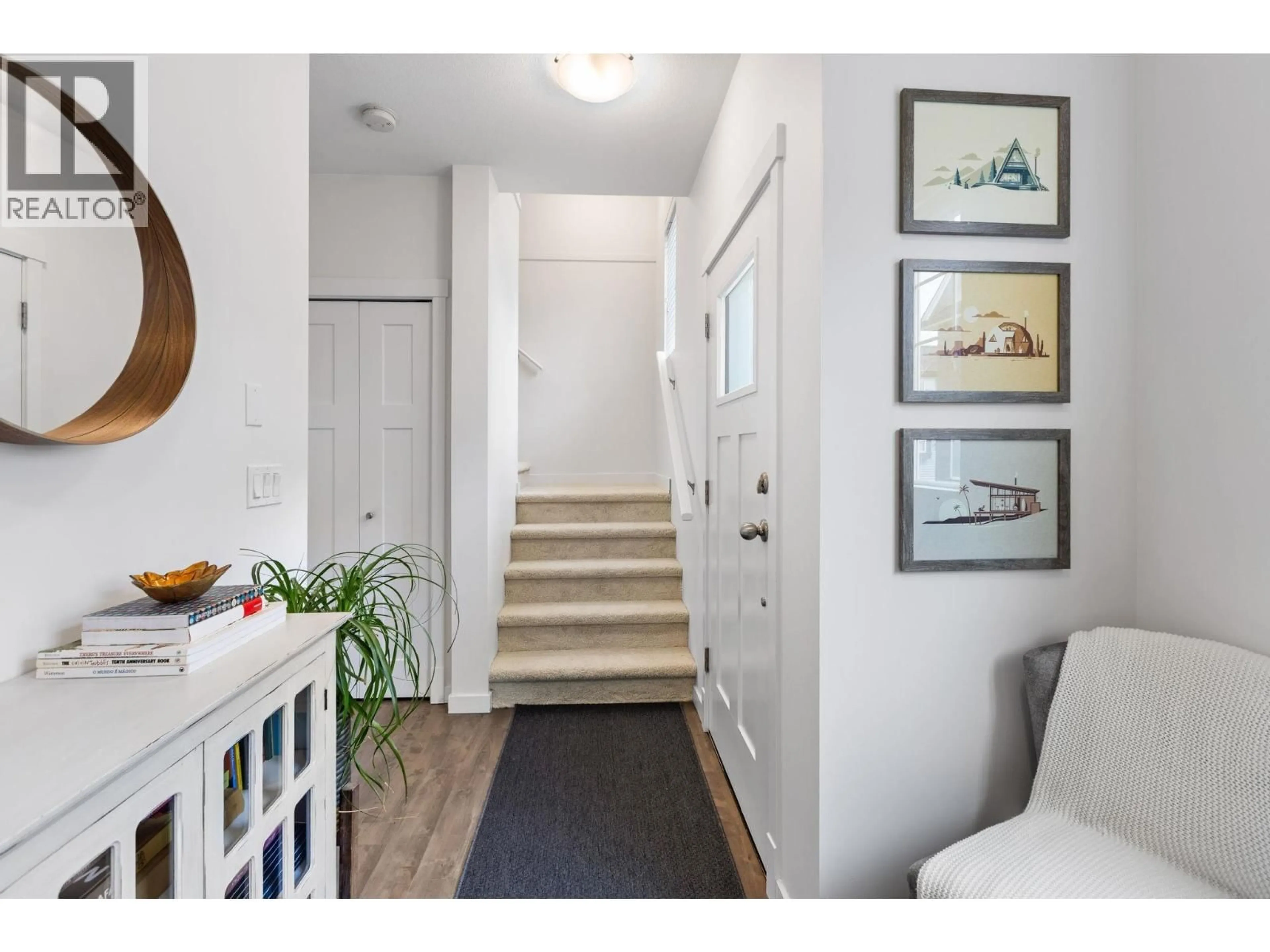 Indoor entryway for 11 - 11272 240 STREET, Maple Ridge British Columbia V2W0J8