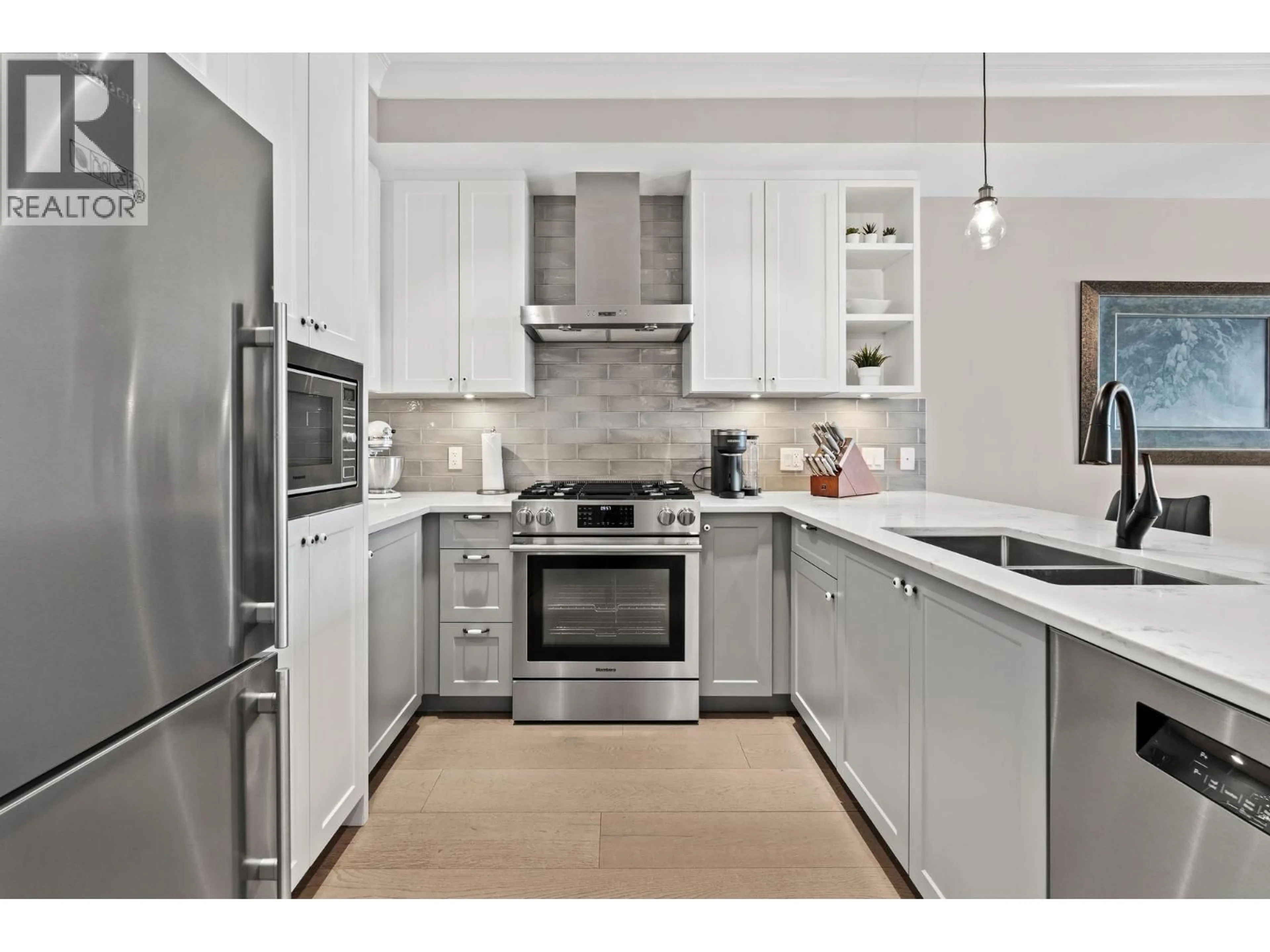 Contemporary kitchen, ceramic/tile floor for 303 - 3755 CHATHAM STREET, Richmond British Columbia V7E2Z4