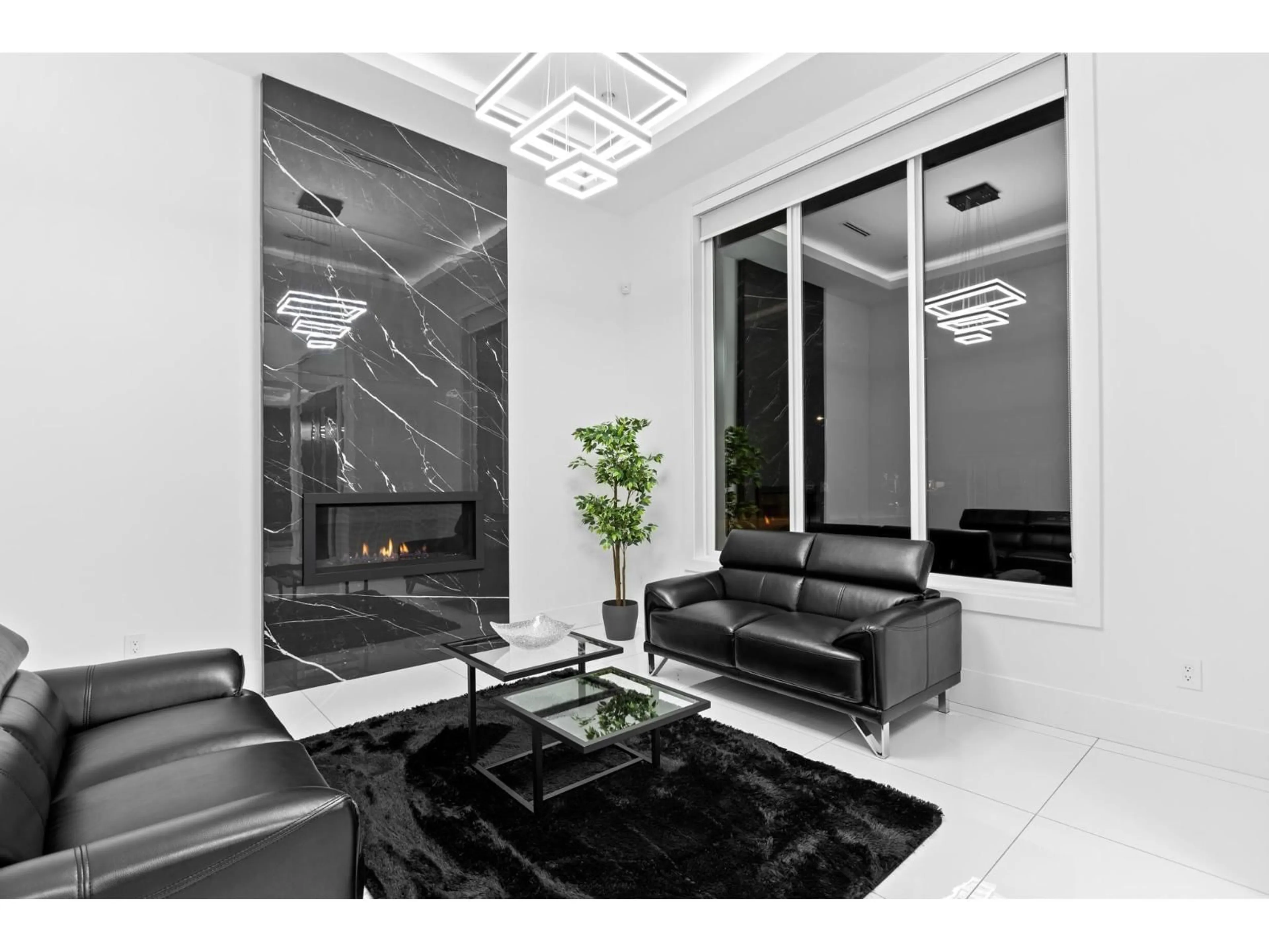 Lobby for 12682 78 AVENUE, Surrey British Columbia V3W2X7