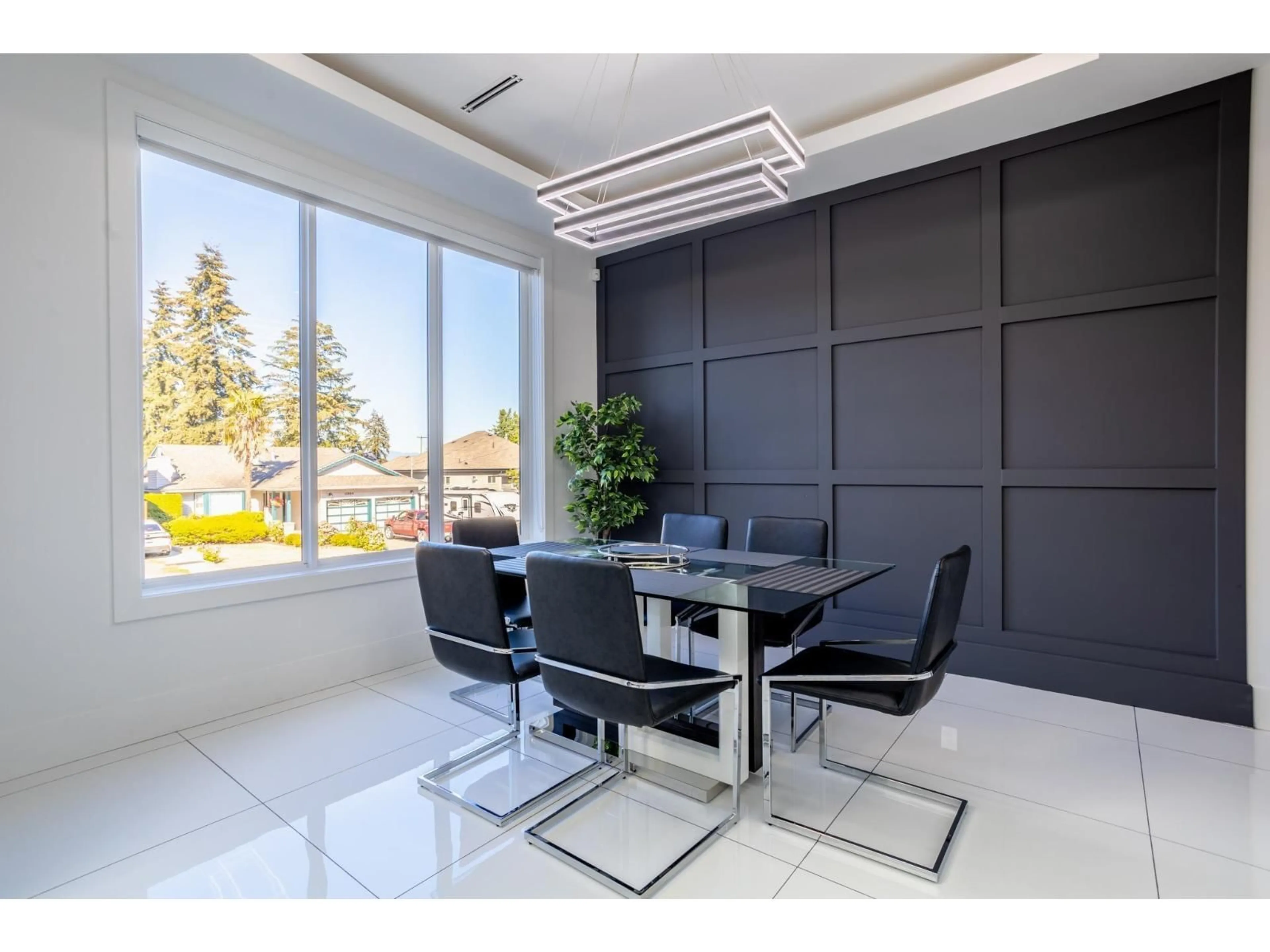 Dining room, ceramic/tile floor for 12682 78 AVENUE, Surrey British Columbia V3W2X7