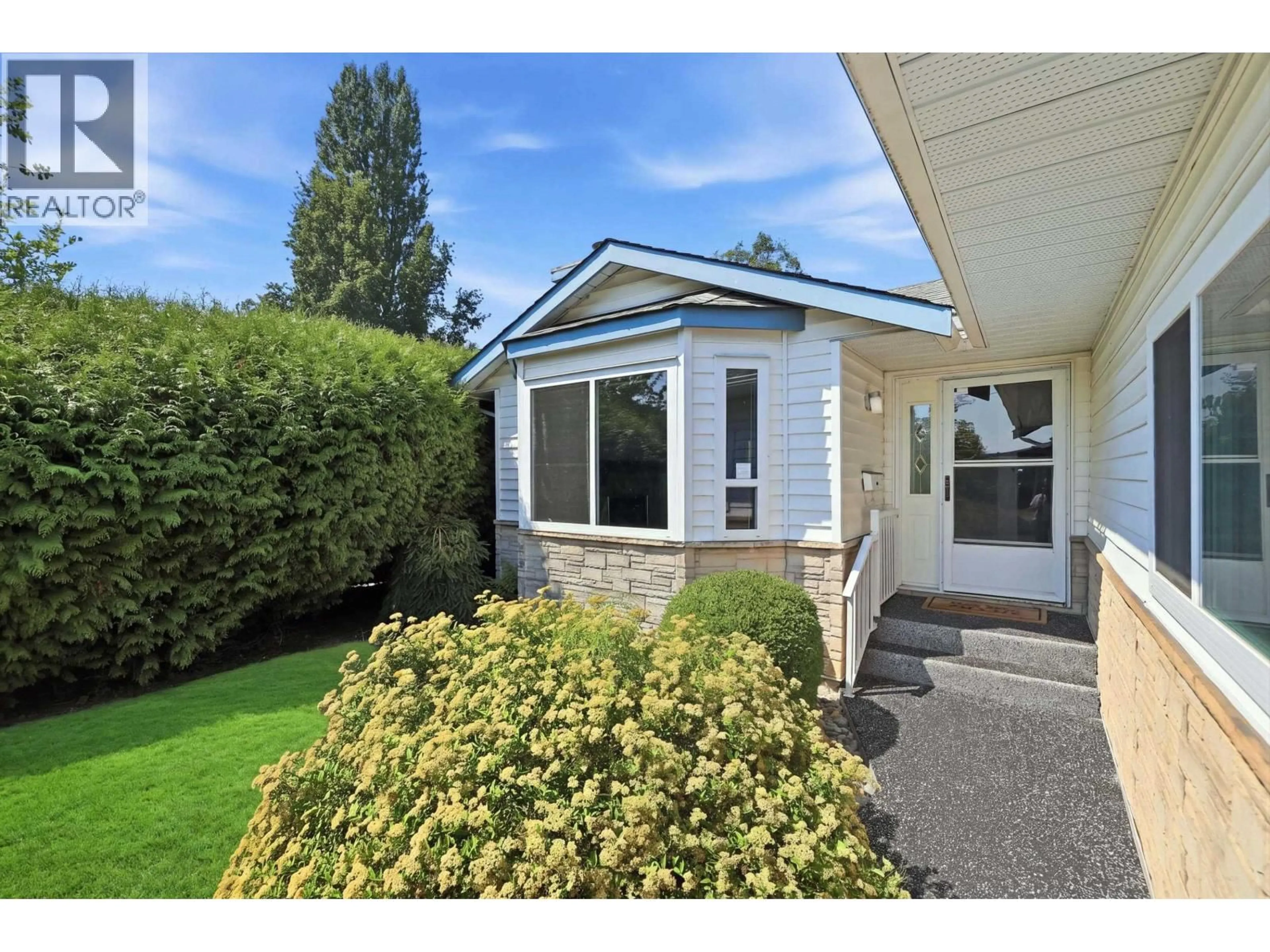 Home with vinyl exterior material, street for 20161 OSPRING STREET, Maple Ridge British Columbia V2X9C2