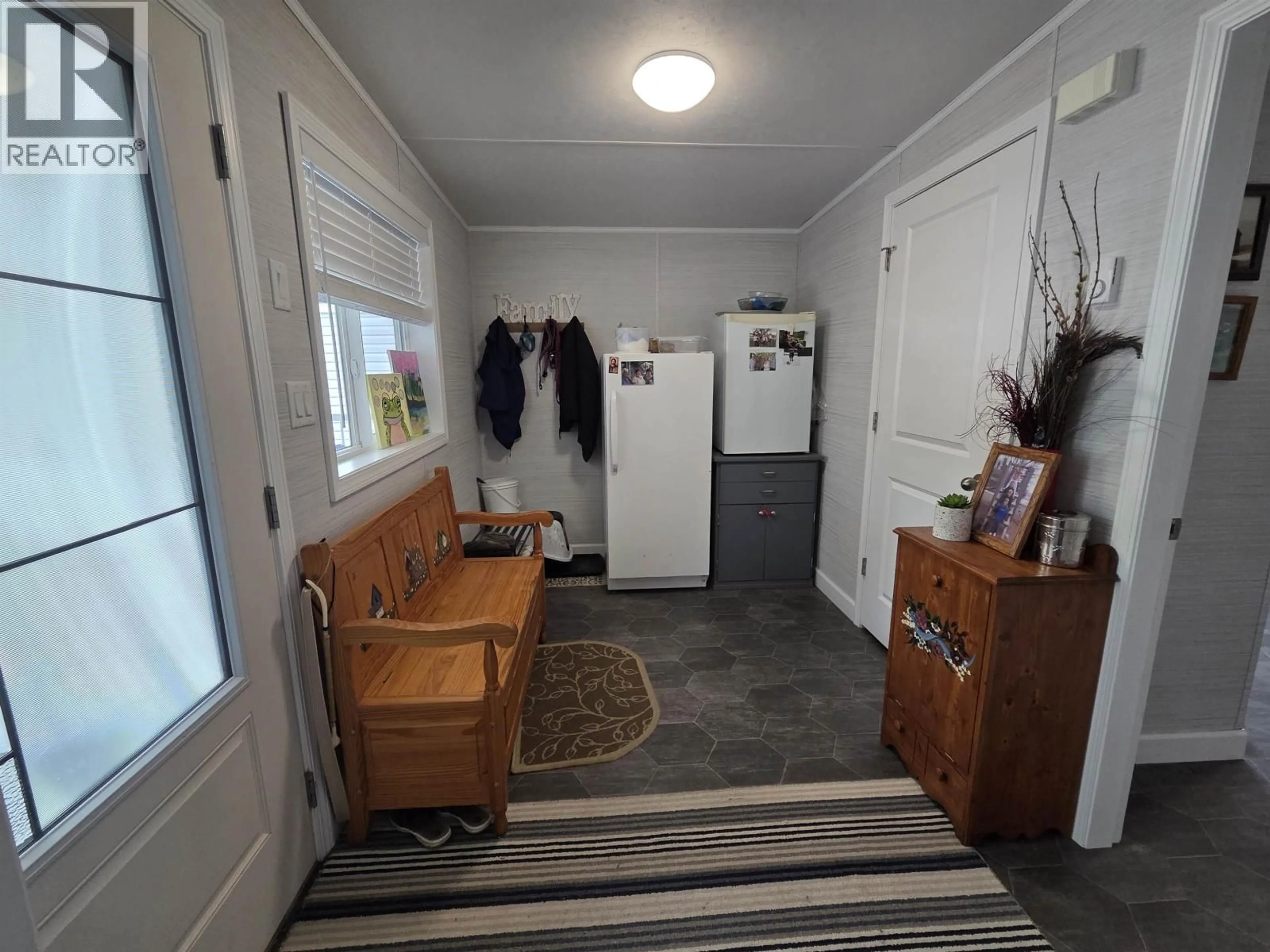 Indoor entryway for 22 - 5988 GAUTHIER ROAD, Prince George British Columbia V2N5M4