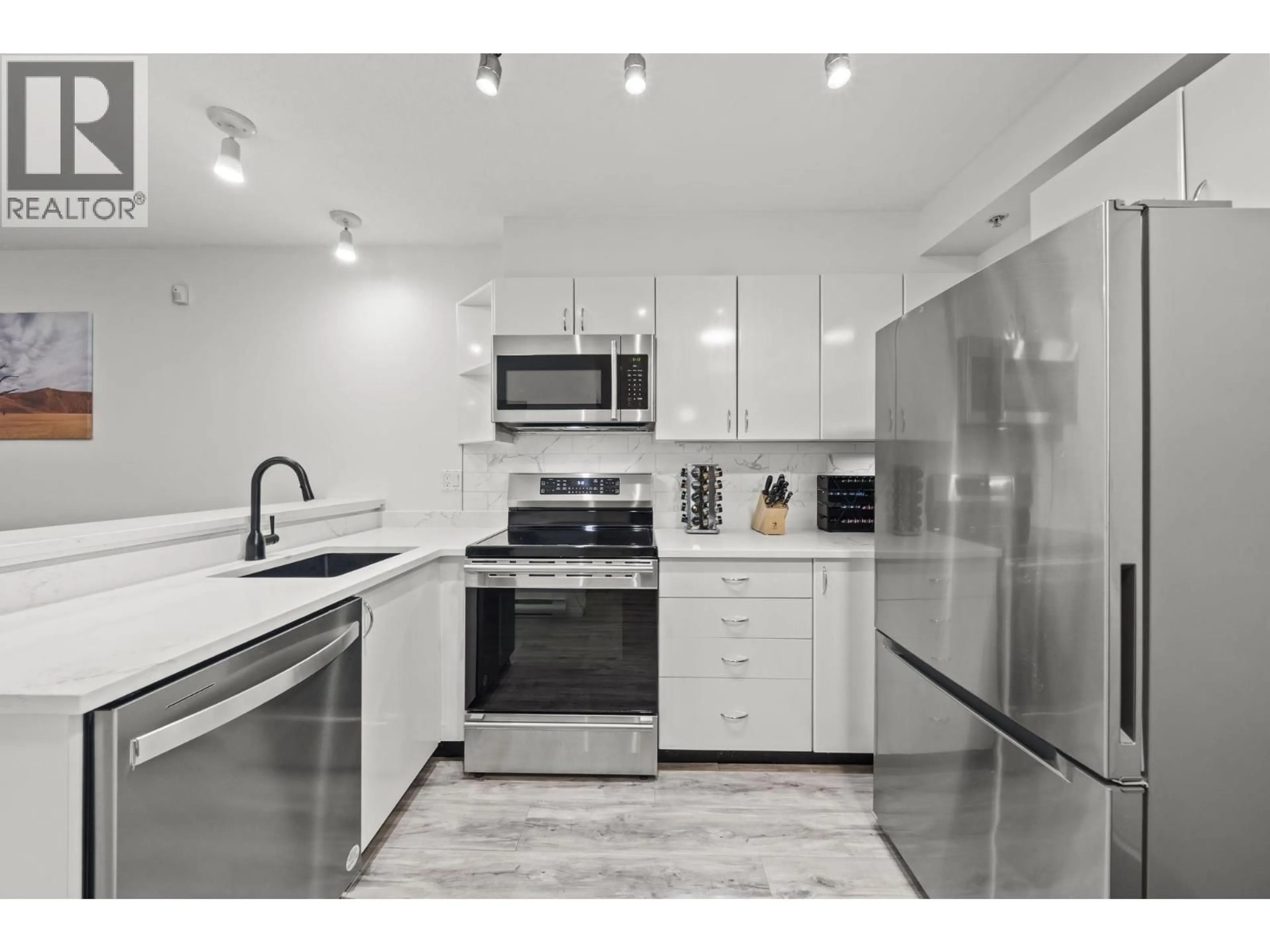 Standard kitchen, unknown for 316 - 528 ROCHESTER AVENUE, Coquitlam British Columbia V3K7A5