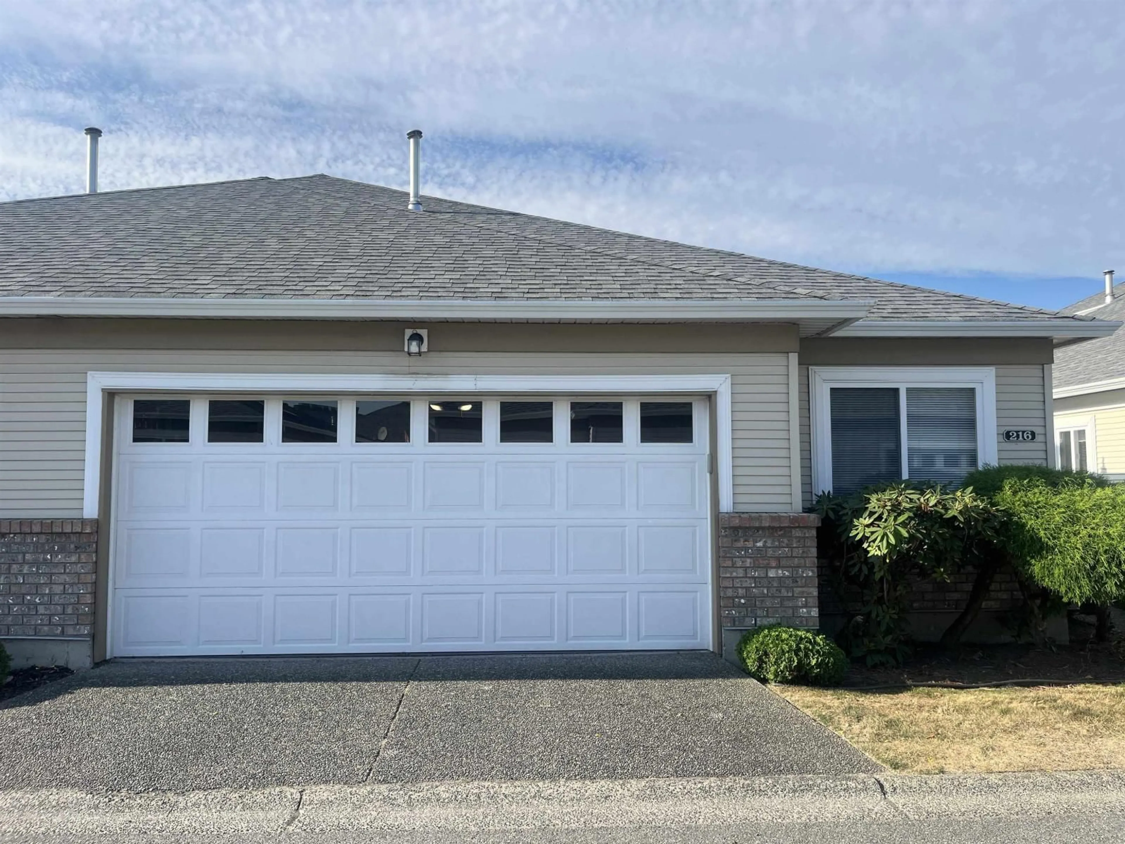 Home with vinyl exterior material, street for 216 - 8485 YOUNG ROAD, Chilliwack British Columbia V2P7Y7
