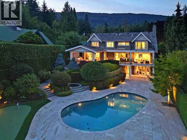 2920 MATHERS AVENUE, West Vancouver 2