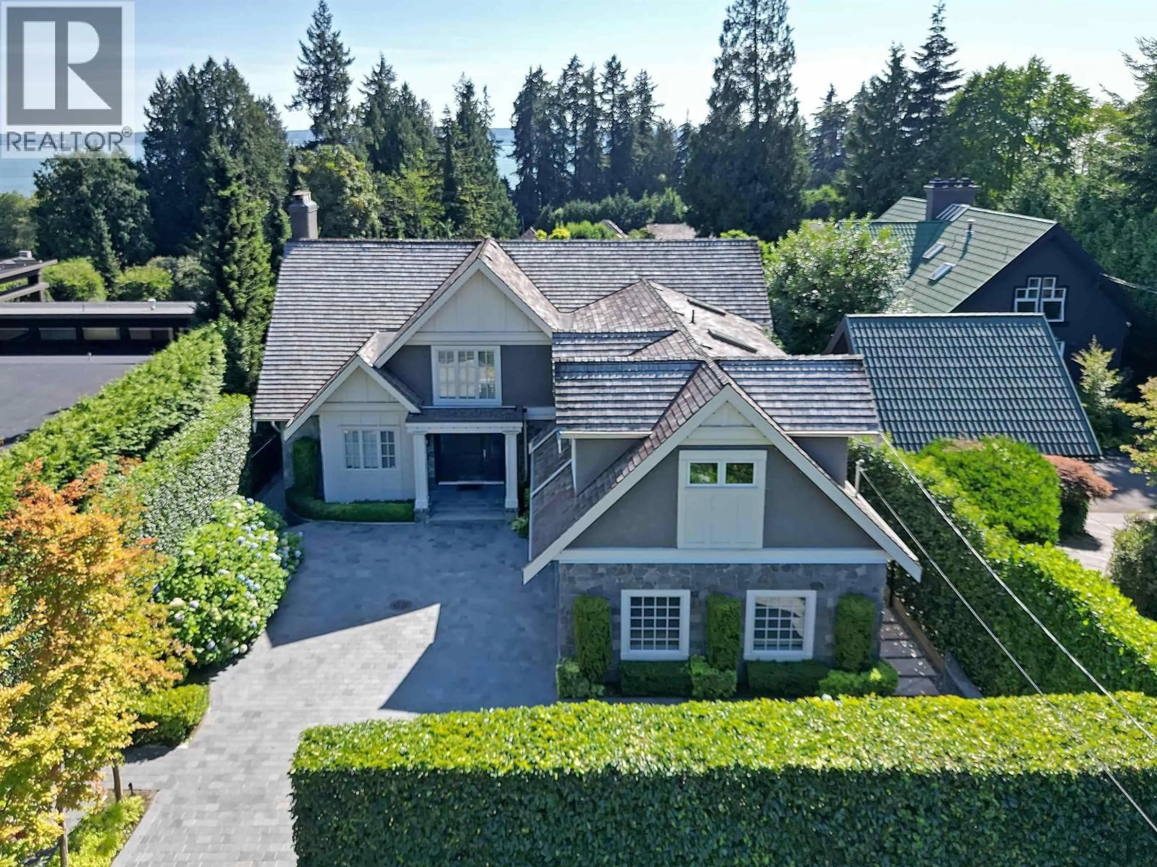 A pic from outside/outdoor area/front of a property/back of a property/a pic from drone, street for 2920 MATHERS AVENUE, West Vancouver British Columbia V7V2K1