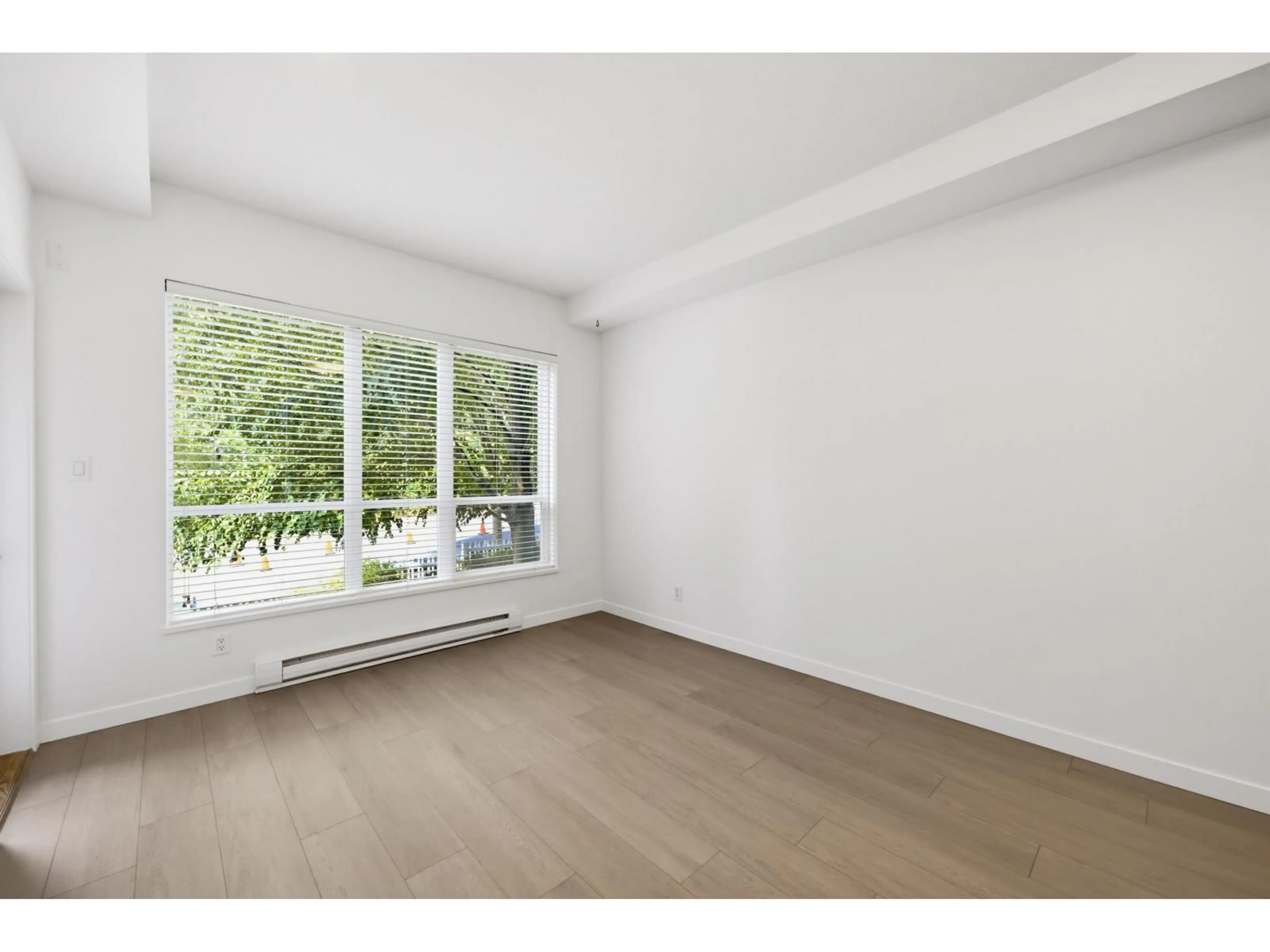 A pic of a room for 210 - 6420 194 STREET, Surrey British Columbia V4N6J7