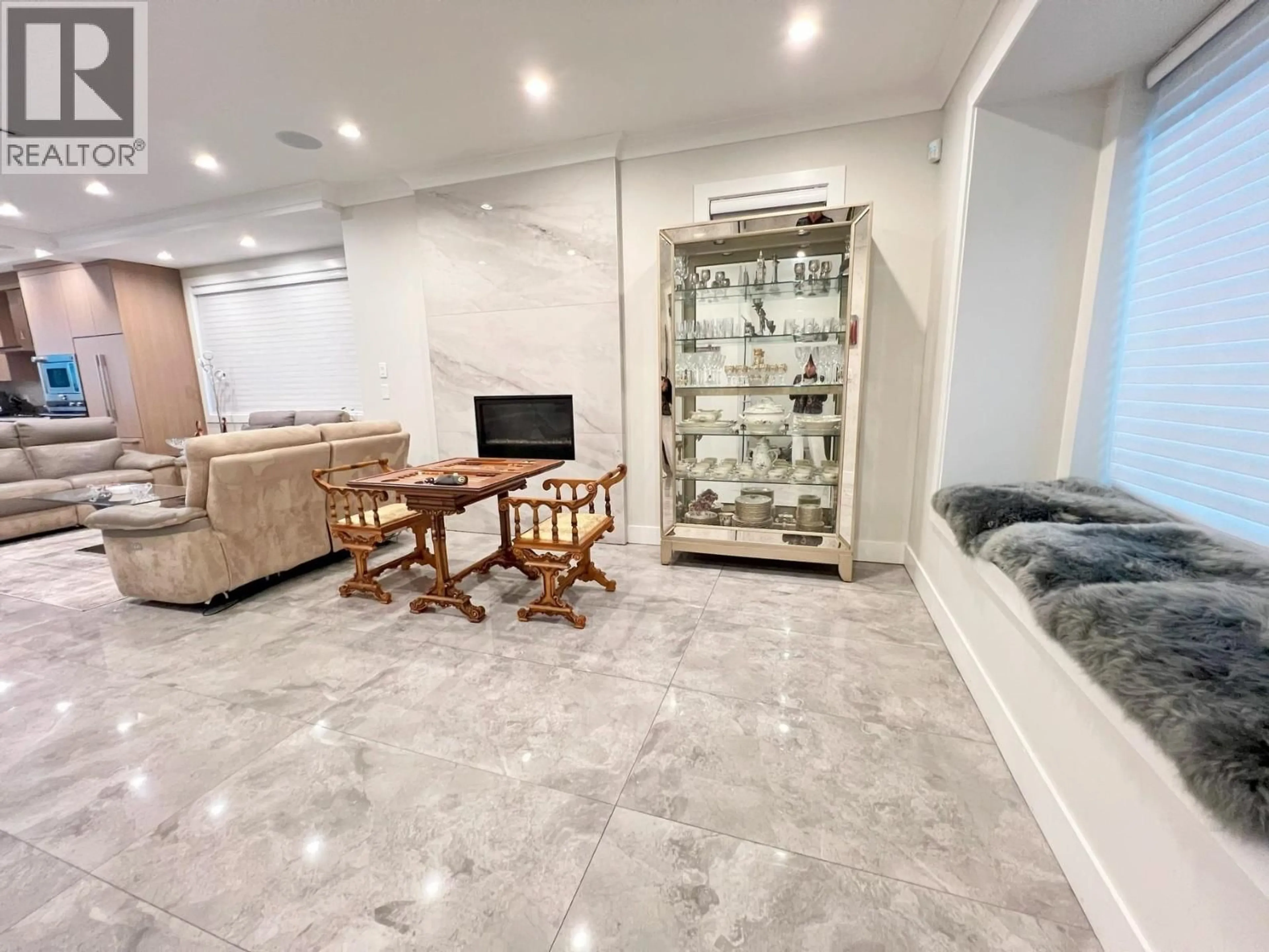 Living room with furniture, unknown for 6576 YEW STREET, Vancouver British Columbia V6P5V9