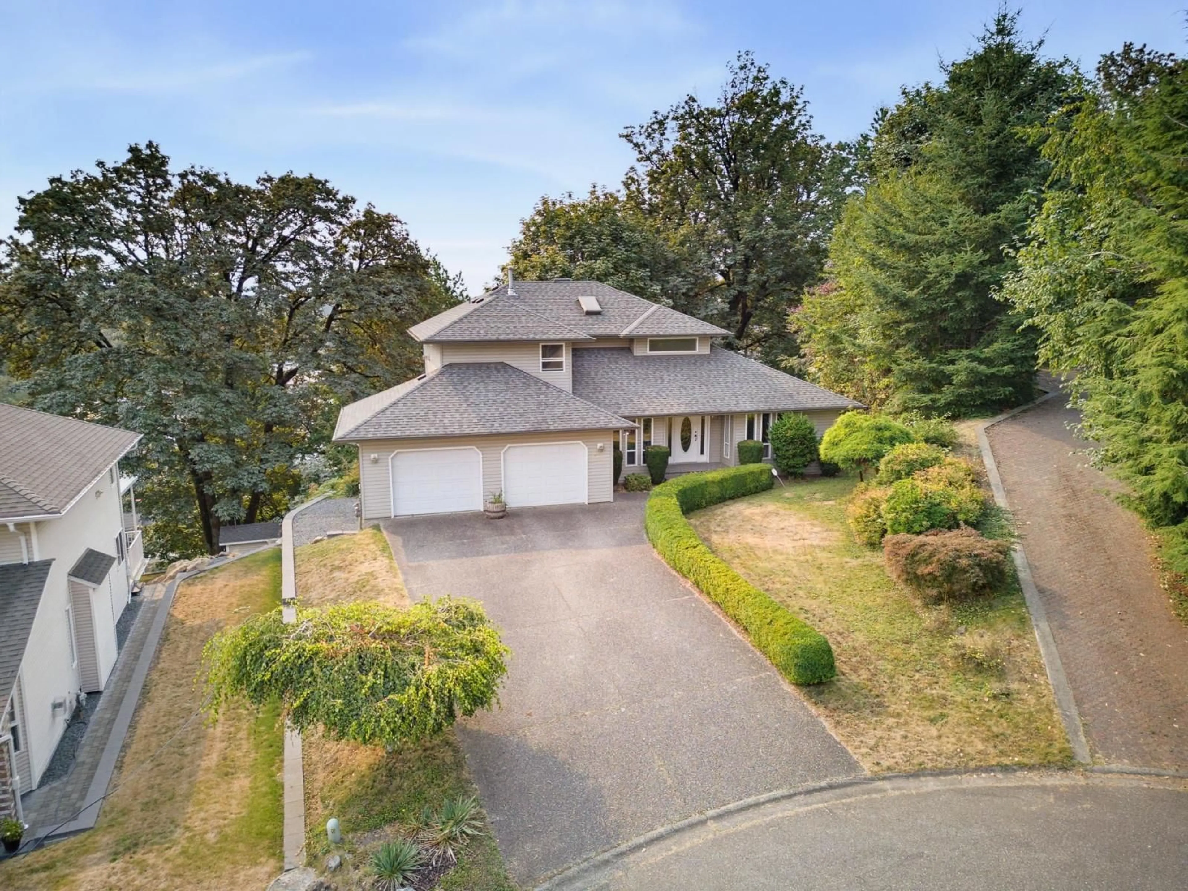 A pic from outside/outdoor area/front of a property/back of a property/a pic from drone, unknown for 8630 SUNBURST PLACE, Chilliwack British Columbia V2R3J1