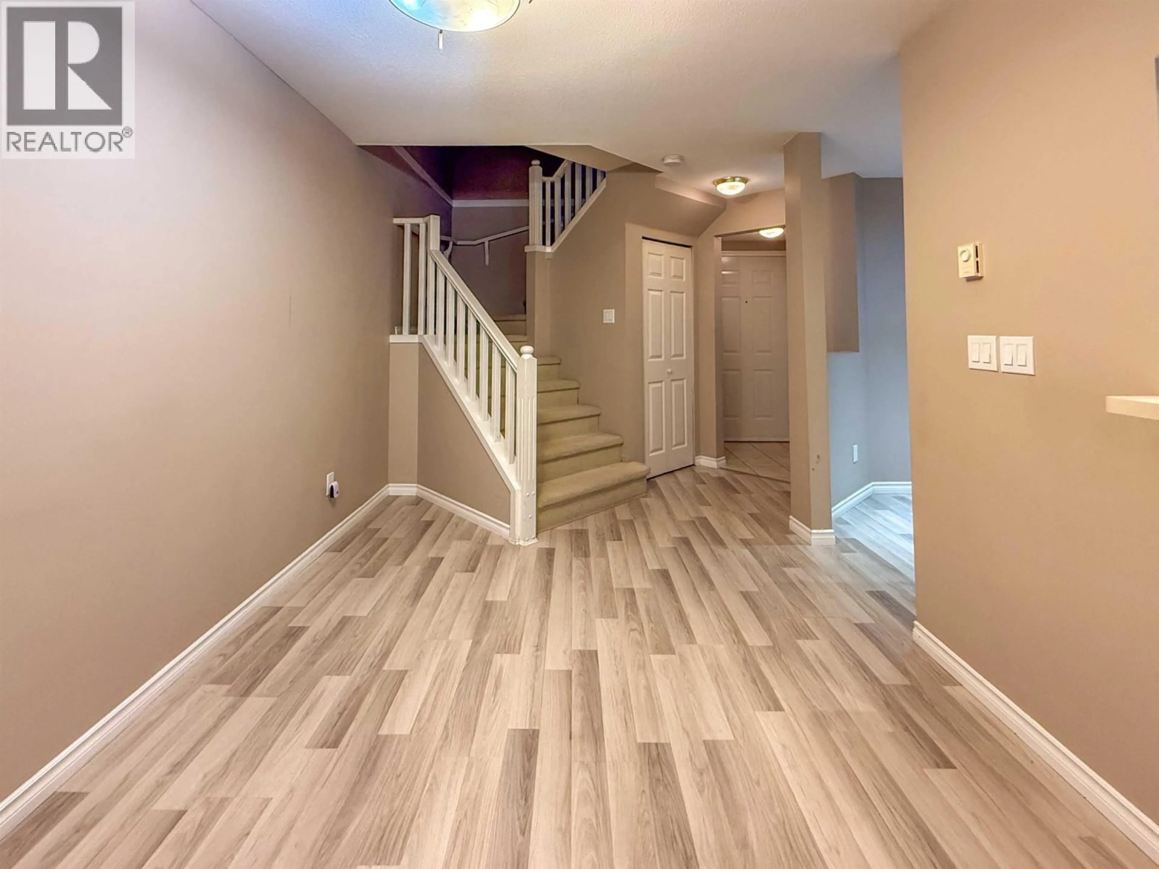 Indoor entryway for 120 - 2970 PRINCESS CRESCENT, Coquitlam British Columbia V3B7R5