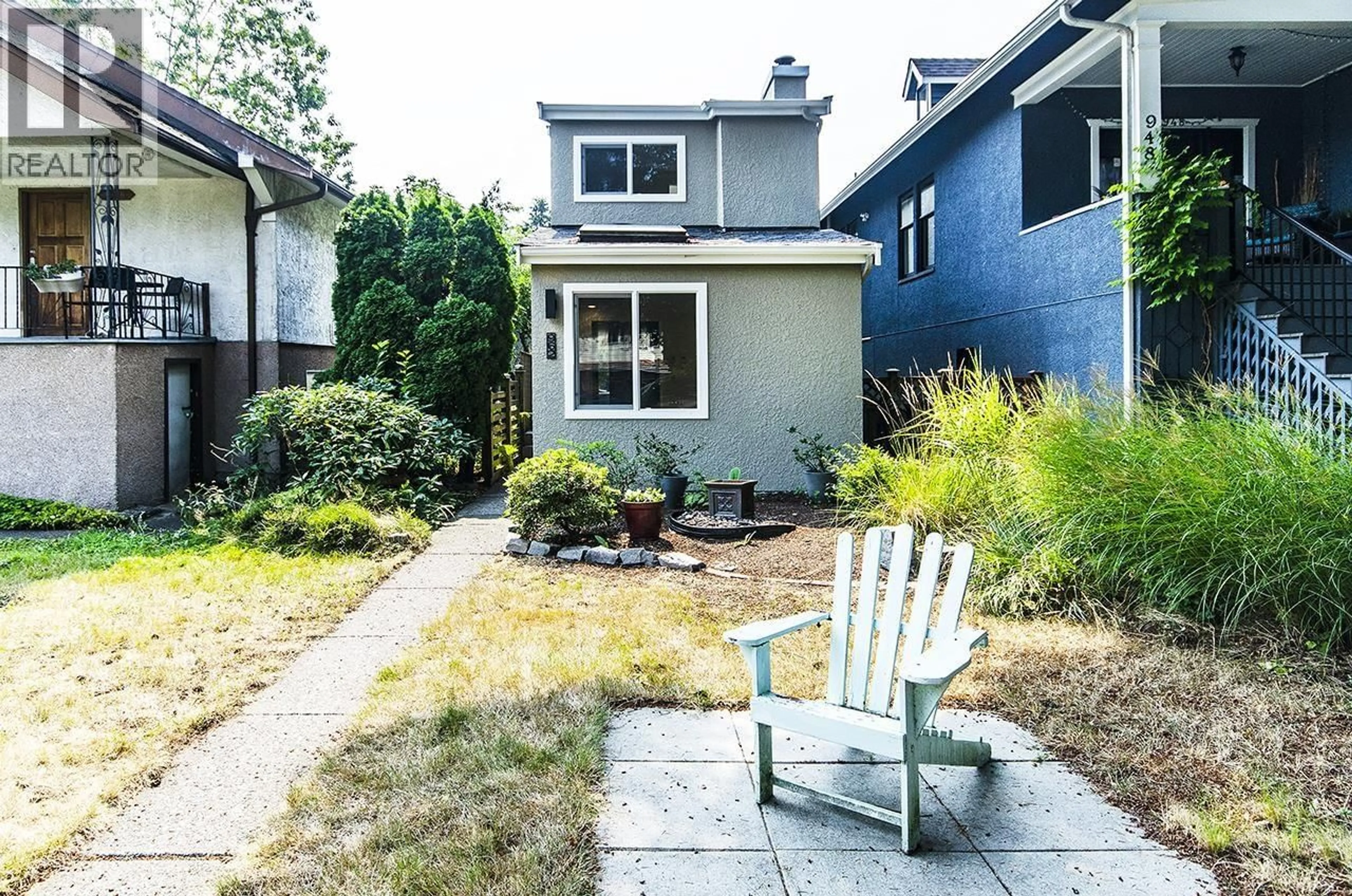 Patio, street for 962 11TH AVENUE, Vancouver British Columbia V5T2E9