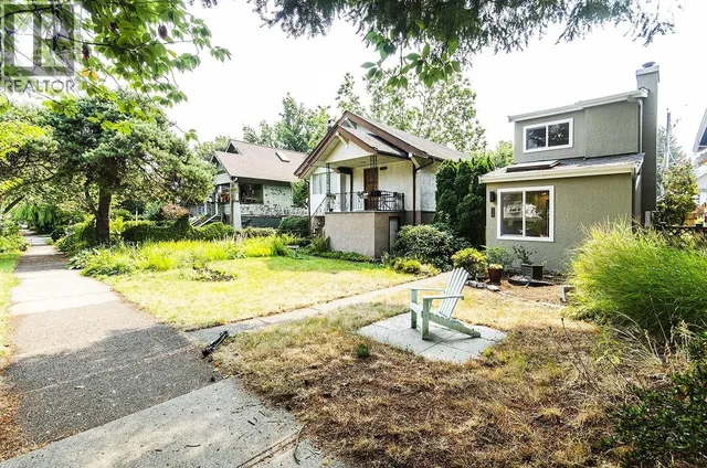 962 11TH AVENUE, Vancouver 2