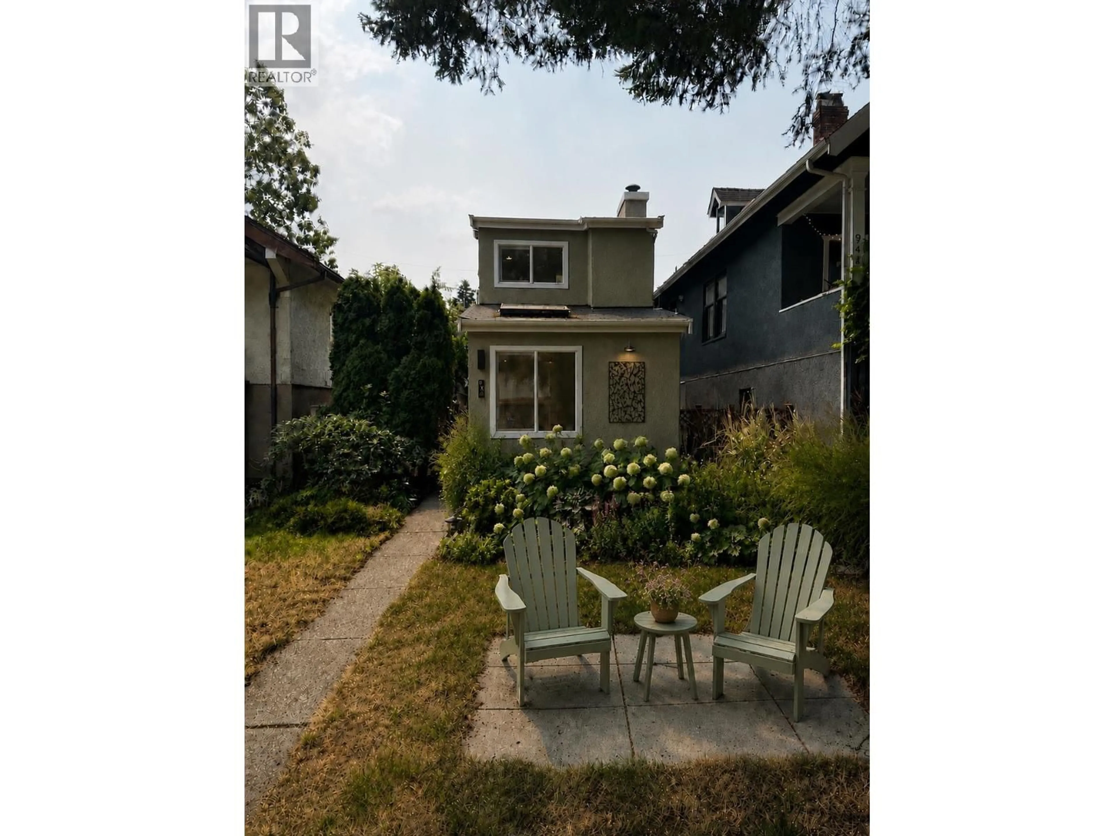 Patio, street for 962 11TH AVENUE, Vancouver British Columbia V5T2E9