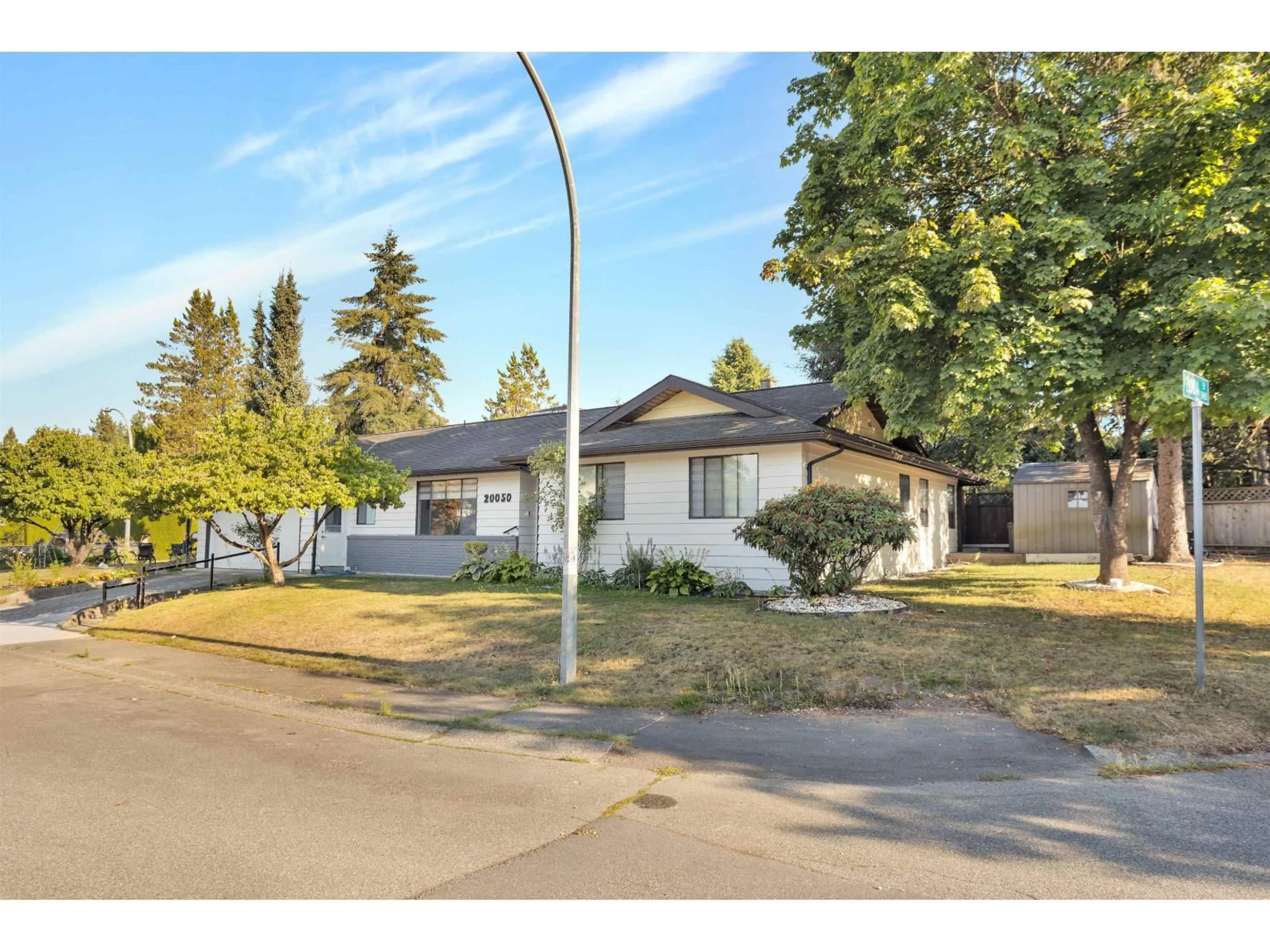 A pic from outside/outdoor area/front of a property/back of a property/a pic from drone, street for 20050 50A AVENUE, Langley British Columbia V3A7H9