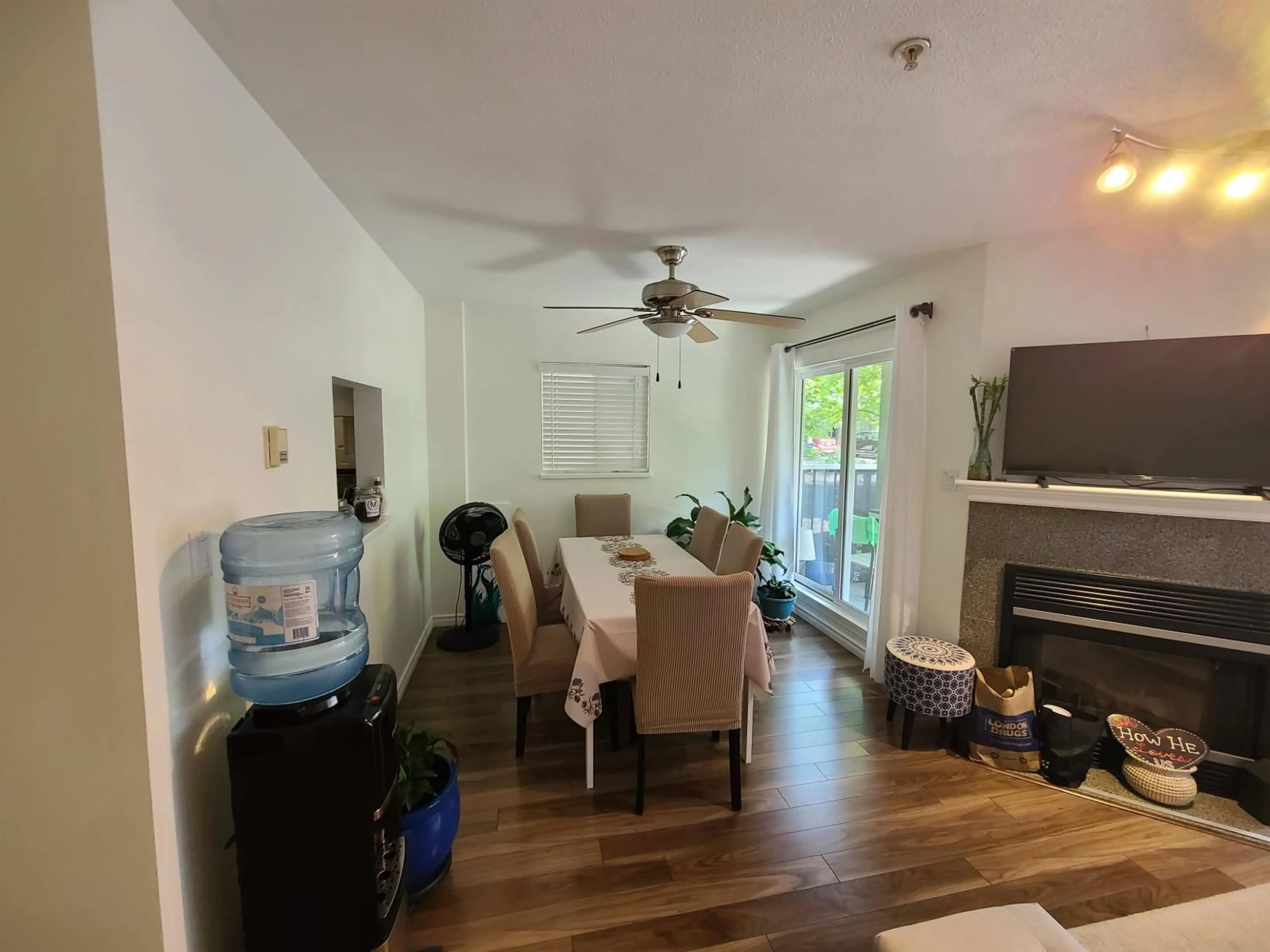 A pic of a room for 24 - 8892 208 STREET, Langley British Columbia V1M2N8
