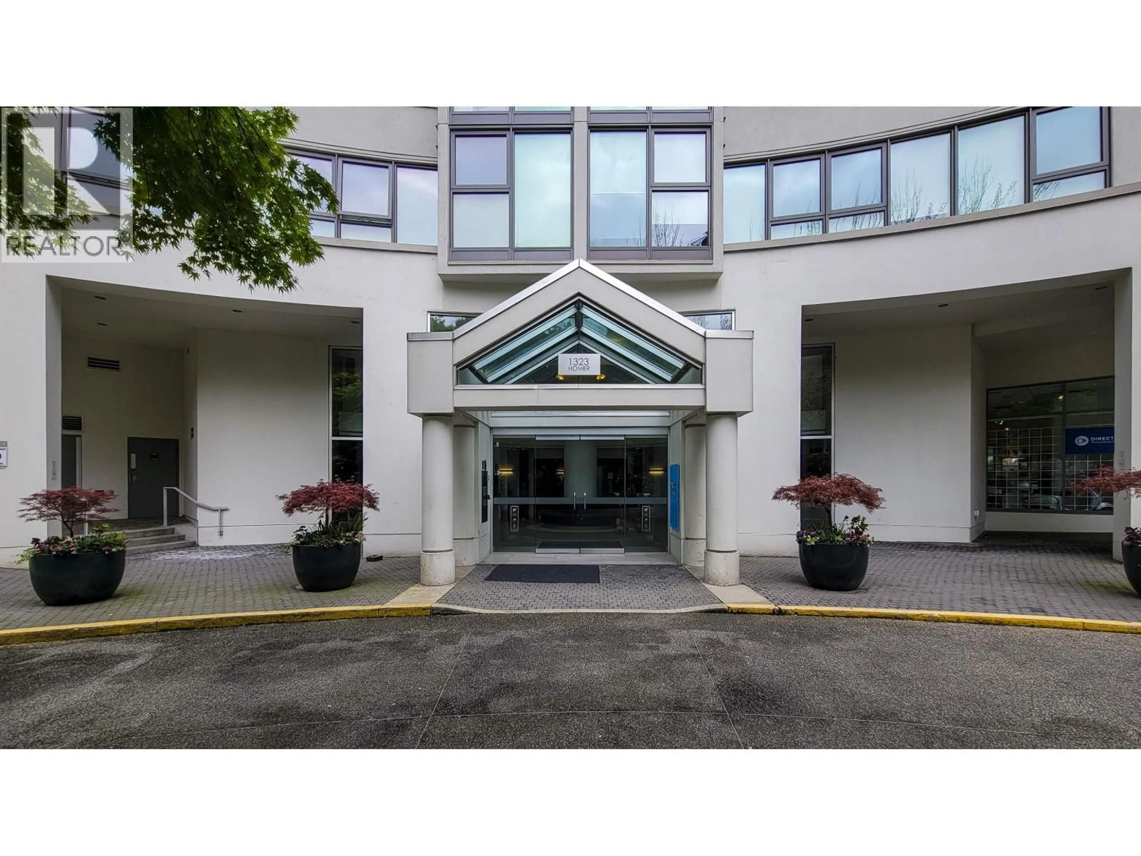 Indoor foyer for 2706 - 1323 HOMER STREET, Vancouver British Columbia V6B5T1