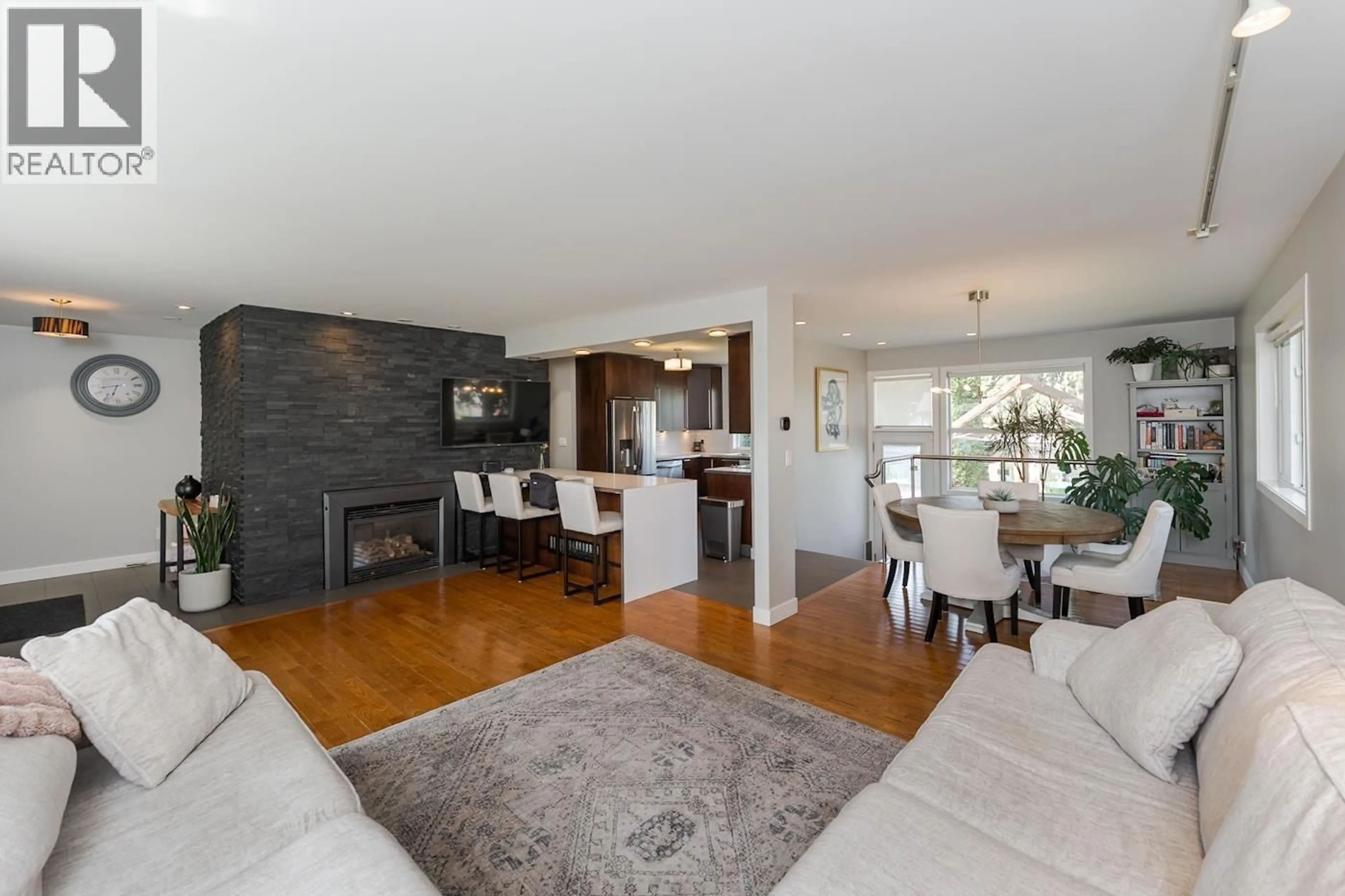 Living room with furniture, unknown for 1557 BURDEN STREET, Prince George British Columbia V2M2J7