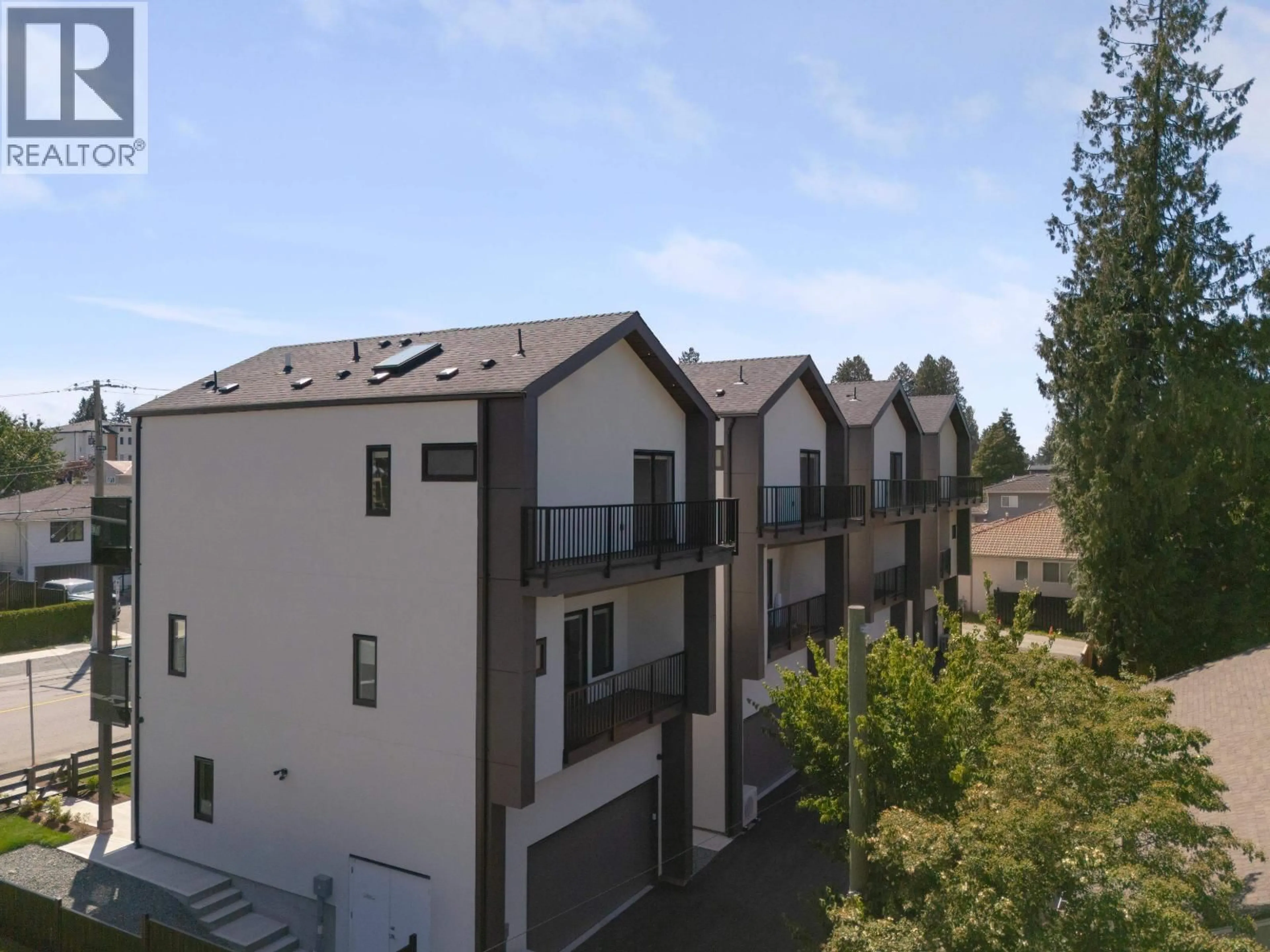 A pic from outside/outdoor area/front of a property/back of a property/a pic from drone, unknown for 4 - 8483 16TH AVENUE, Burnaby British Columbia V3N1S4