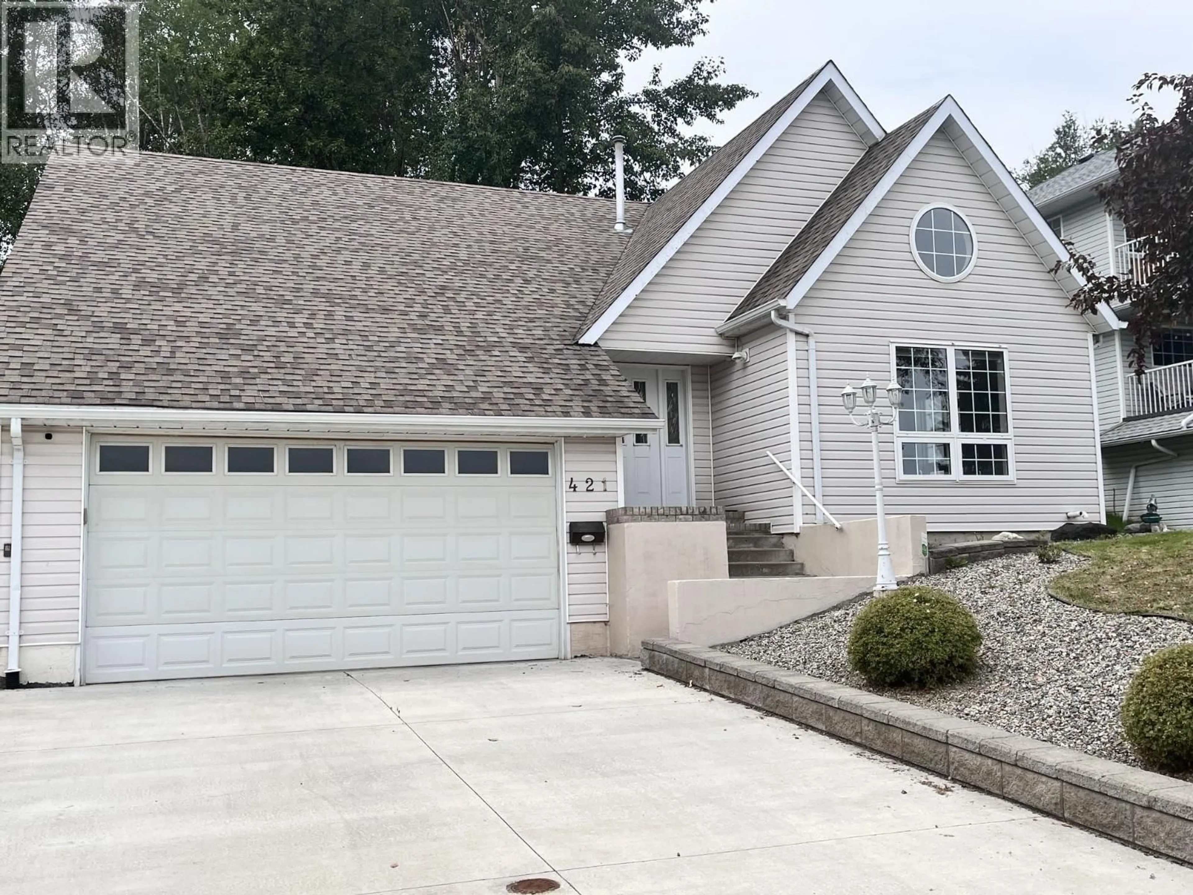 Home with vinyl exterior material, street for 421 DAWSON STREET, Quesnel British Columbia V2J5A4