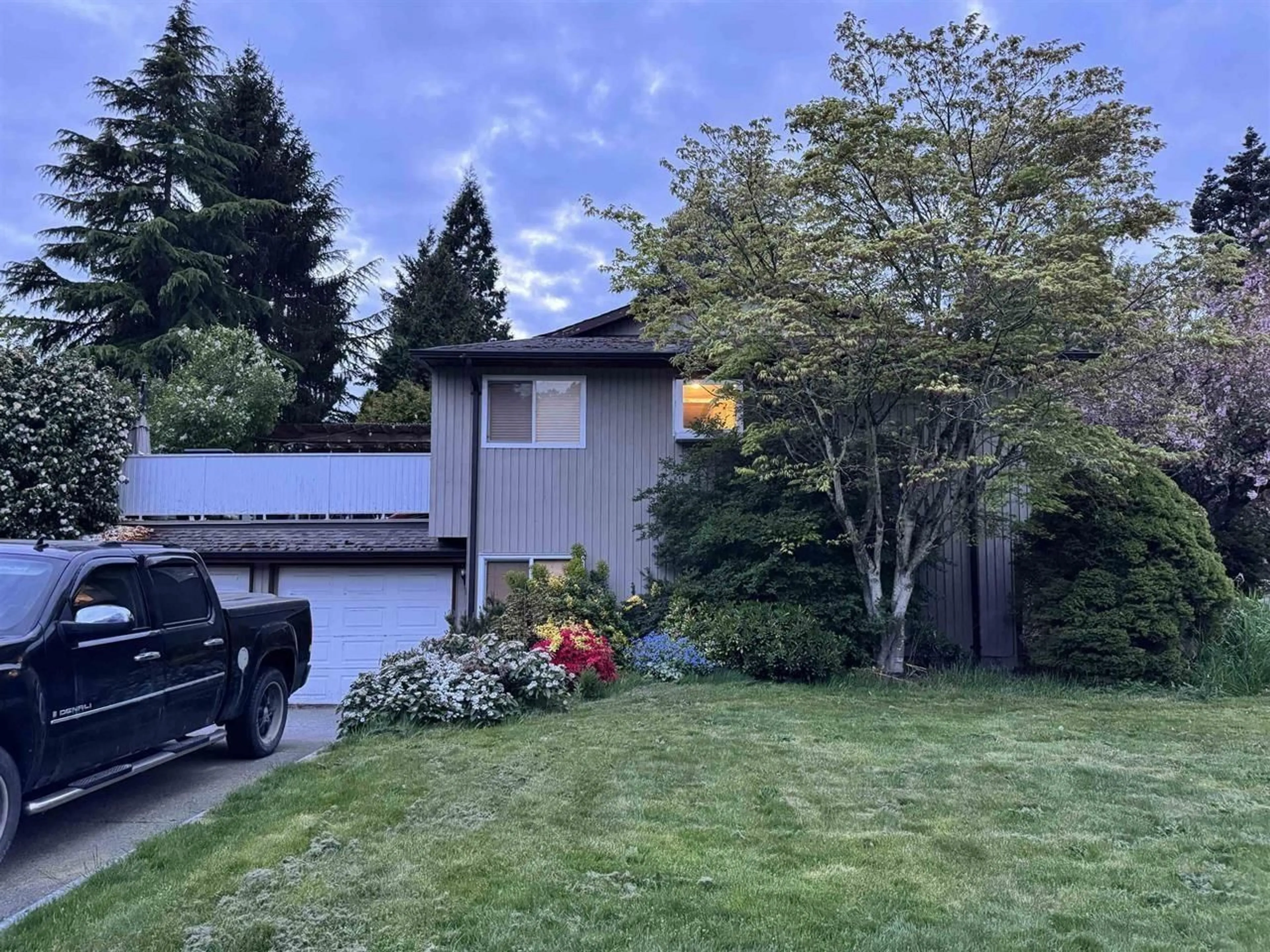 A pic from outside/outdoor area/front of a property/back of a property/a pic from drone, street for 12690 26 AVENUE, Surrey British Columbia V4A5R7